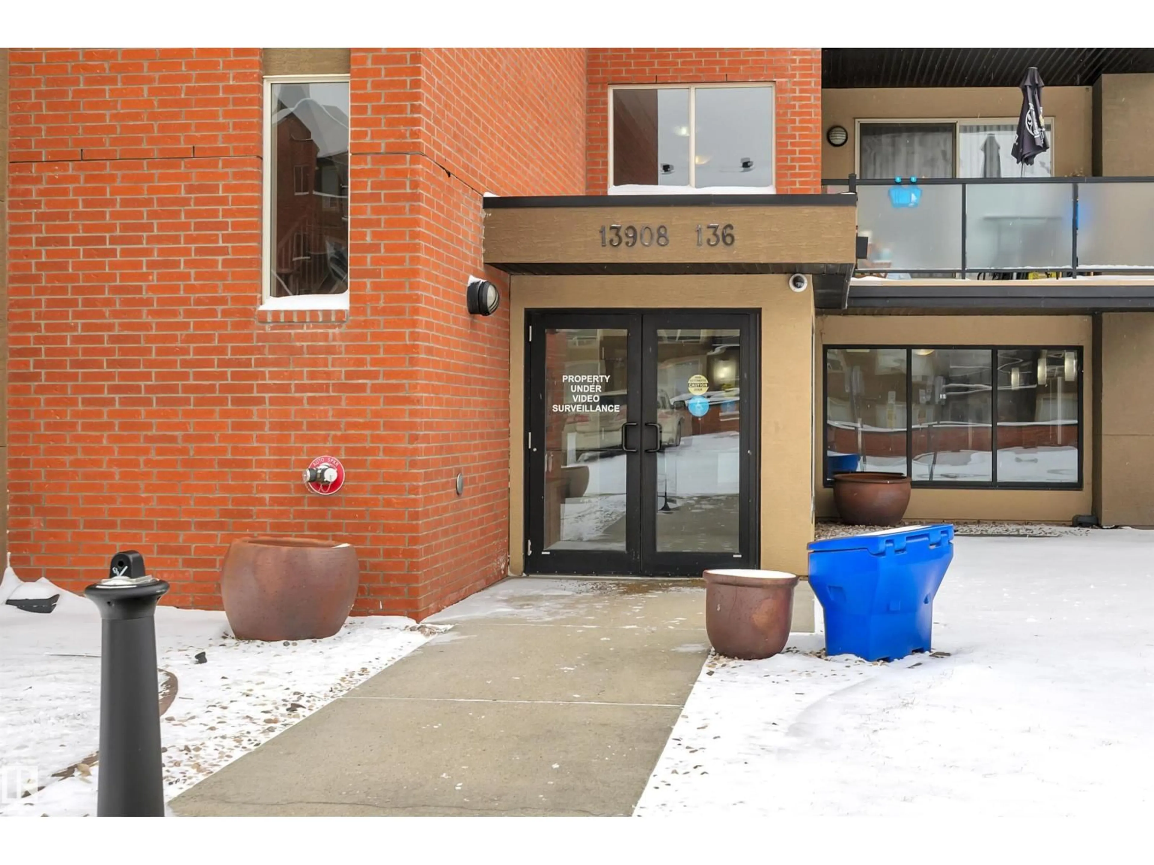 Indoor foyer for #115 - 13908 136 ST, Edmonton Alberta T6V1Y4