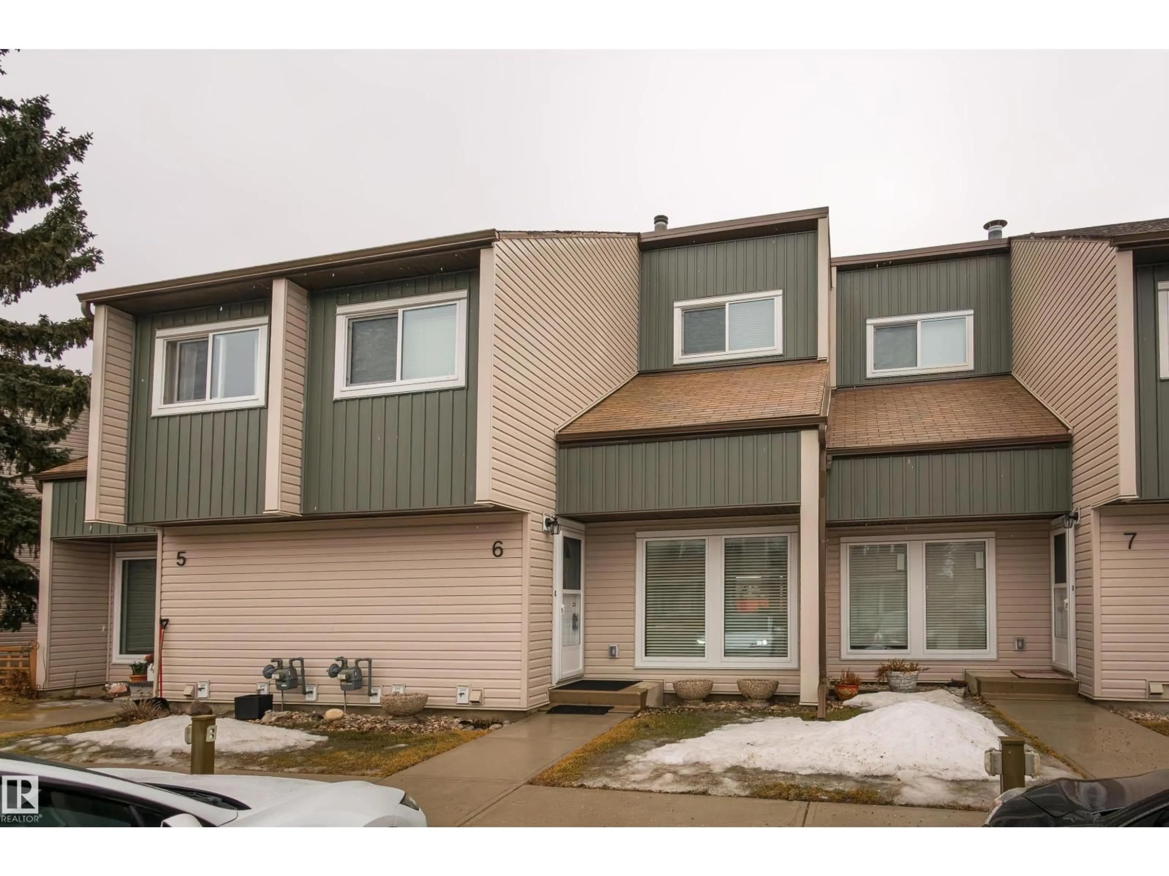 Home with vinyl exterior material, street for #6 - 2020 105 ST, Edmonton Alberta T6J5J2