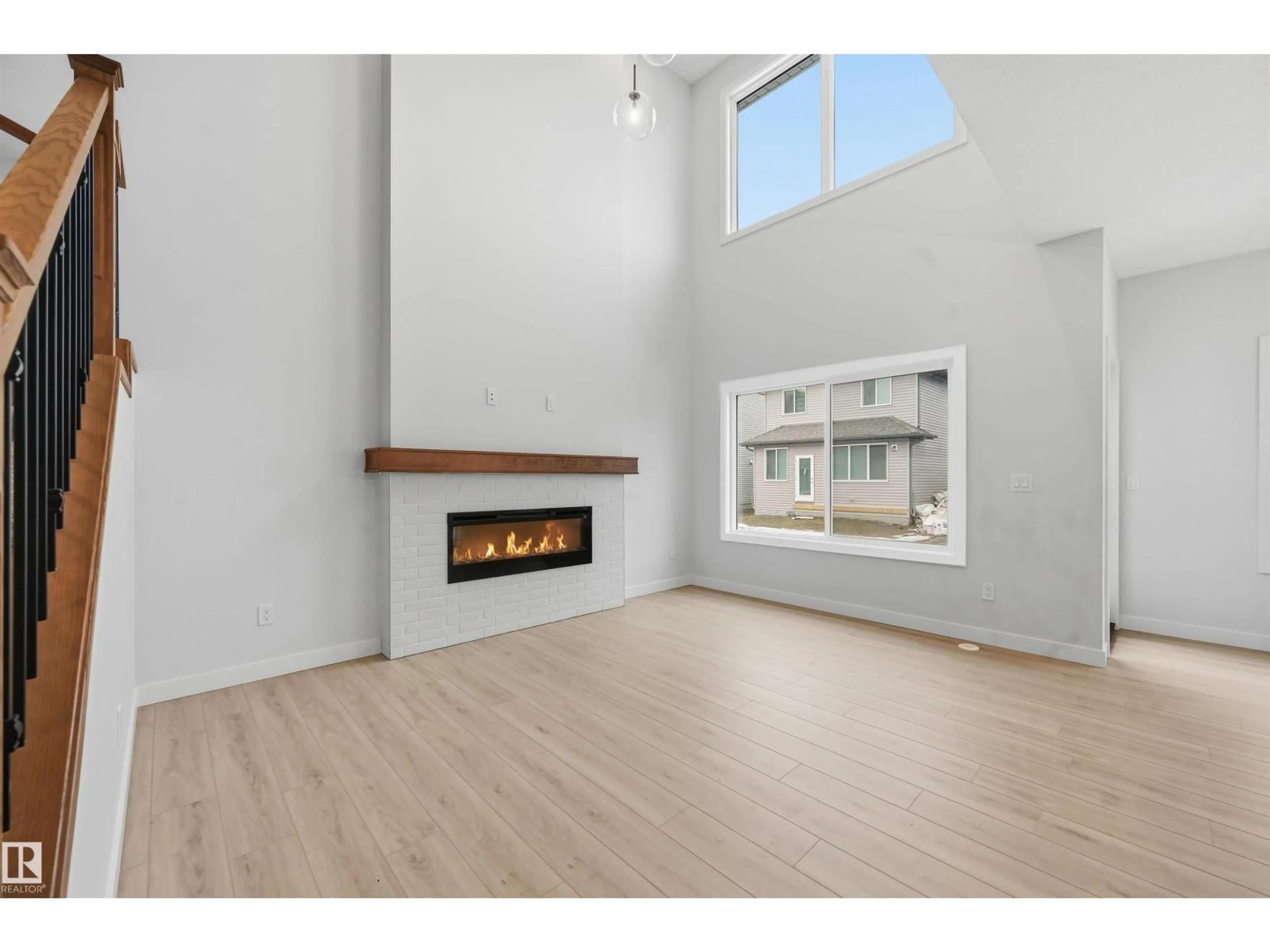 A pic of a room for 3230 DIXON WY, Edmonton Alberta T6W5K9