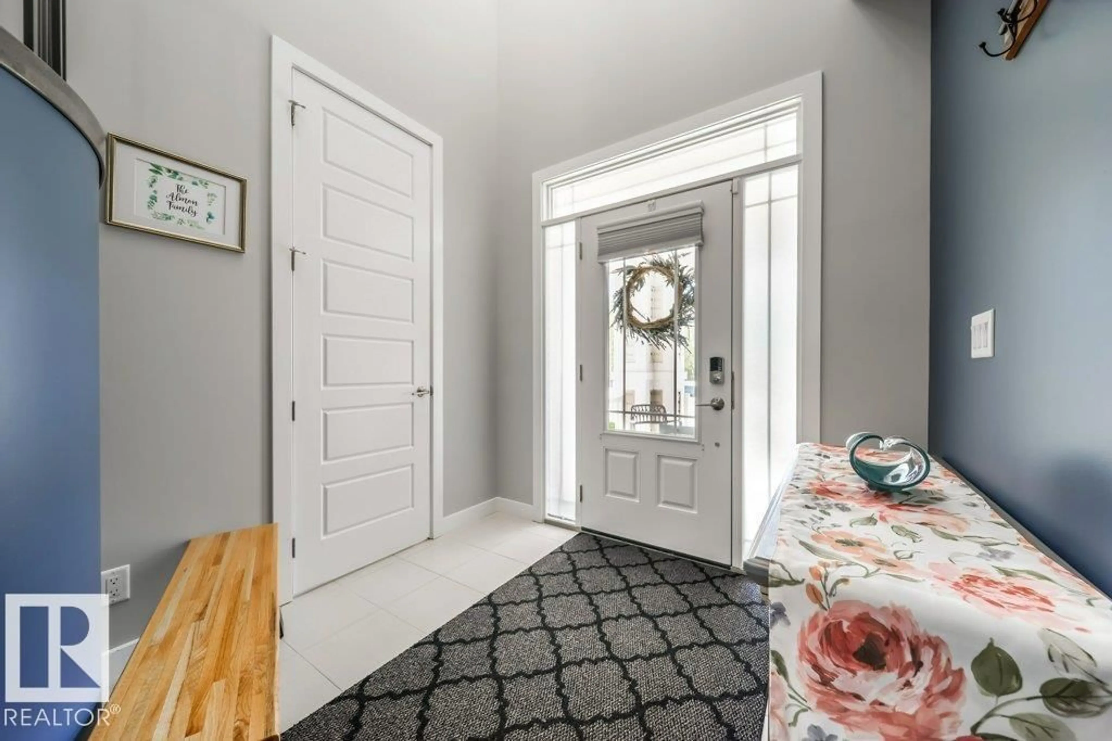 Indoor entryway for 136 RIDEAU CR, Beaumont Alberta T4X1Z6