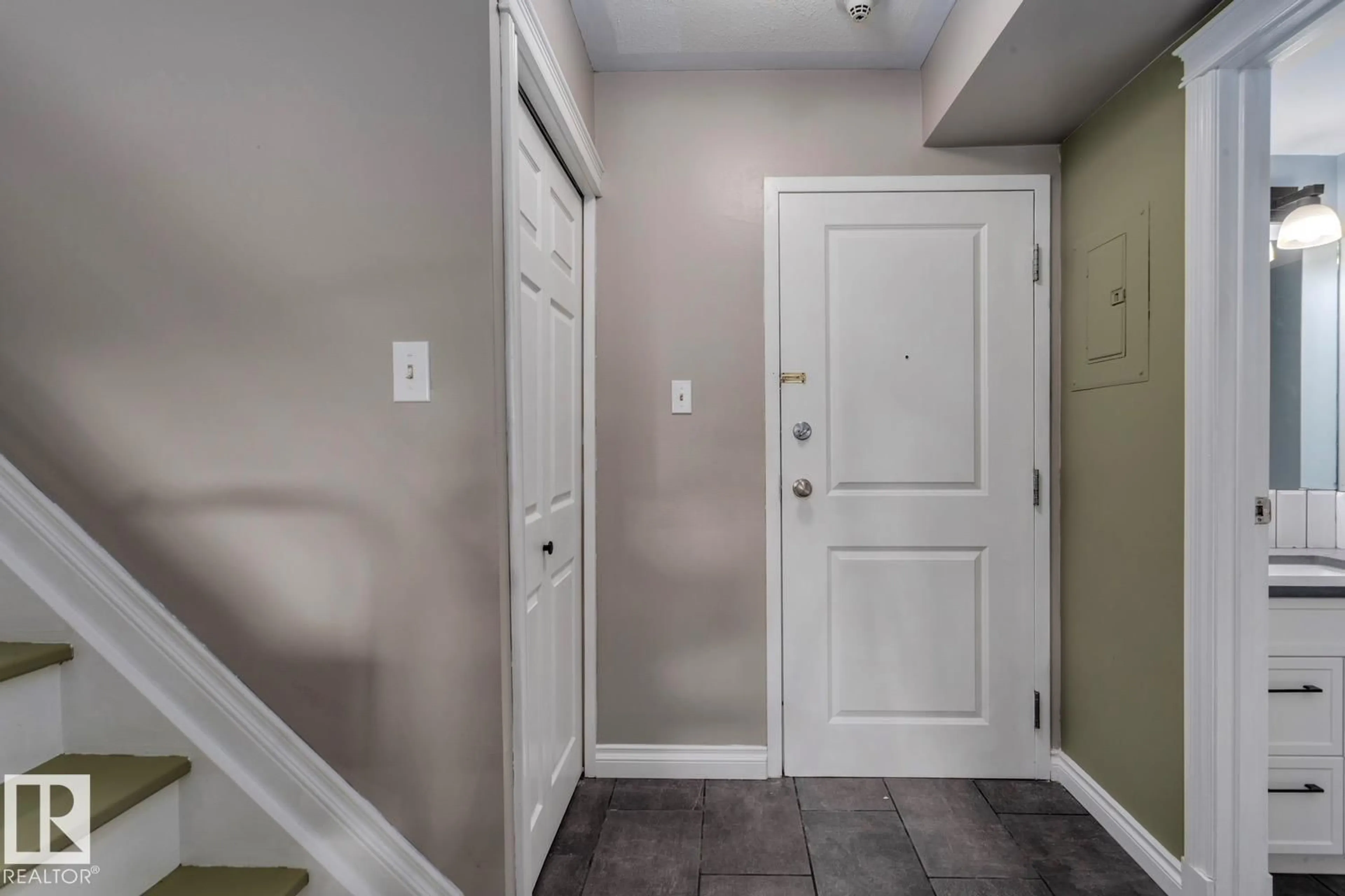 Indoor entryway for #209 - 11033 127 ST, Edmonton Alberta T5M0T3