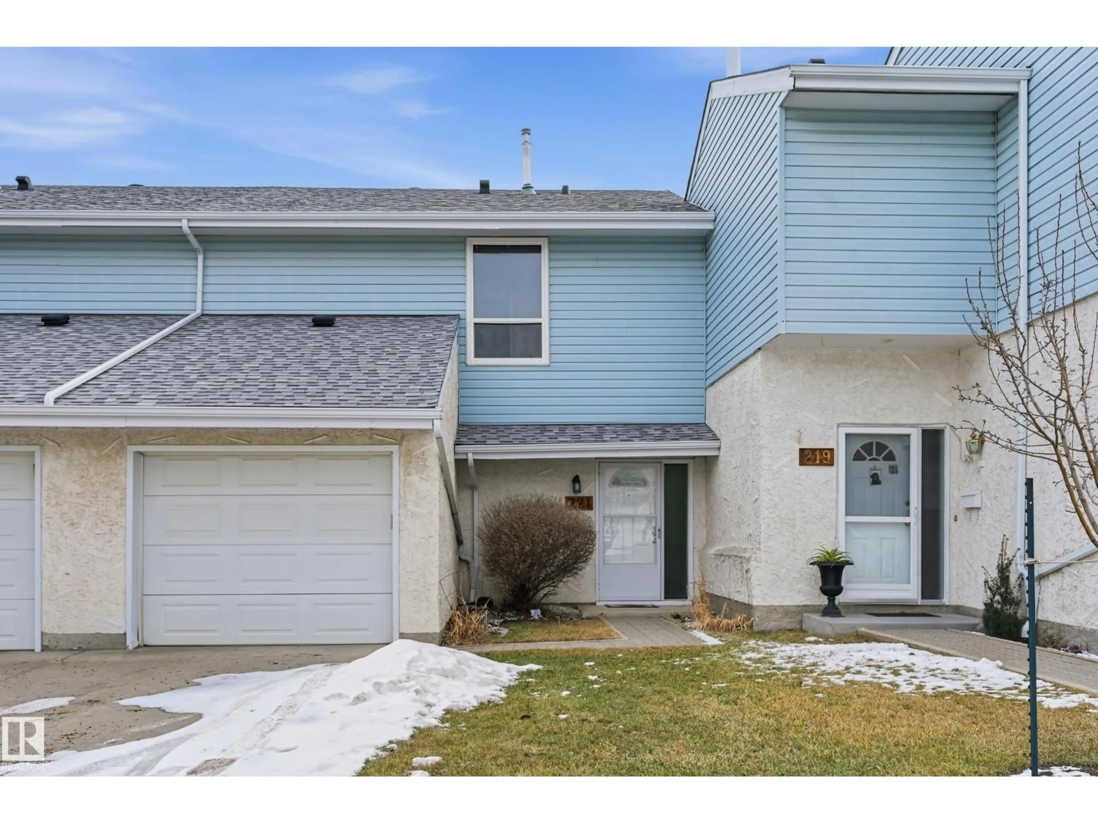 Home with vinyl exterior material, street for 221 CALLINGWOOD PL, Edmonton Alberta T5T2C6