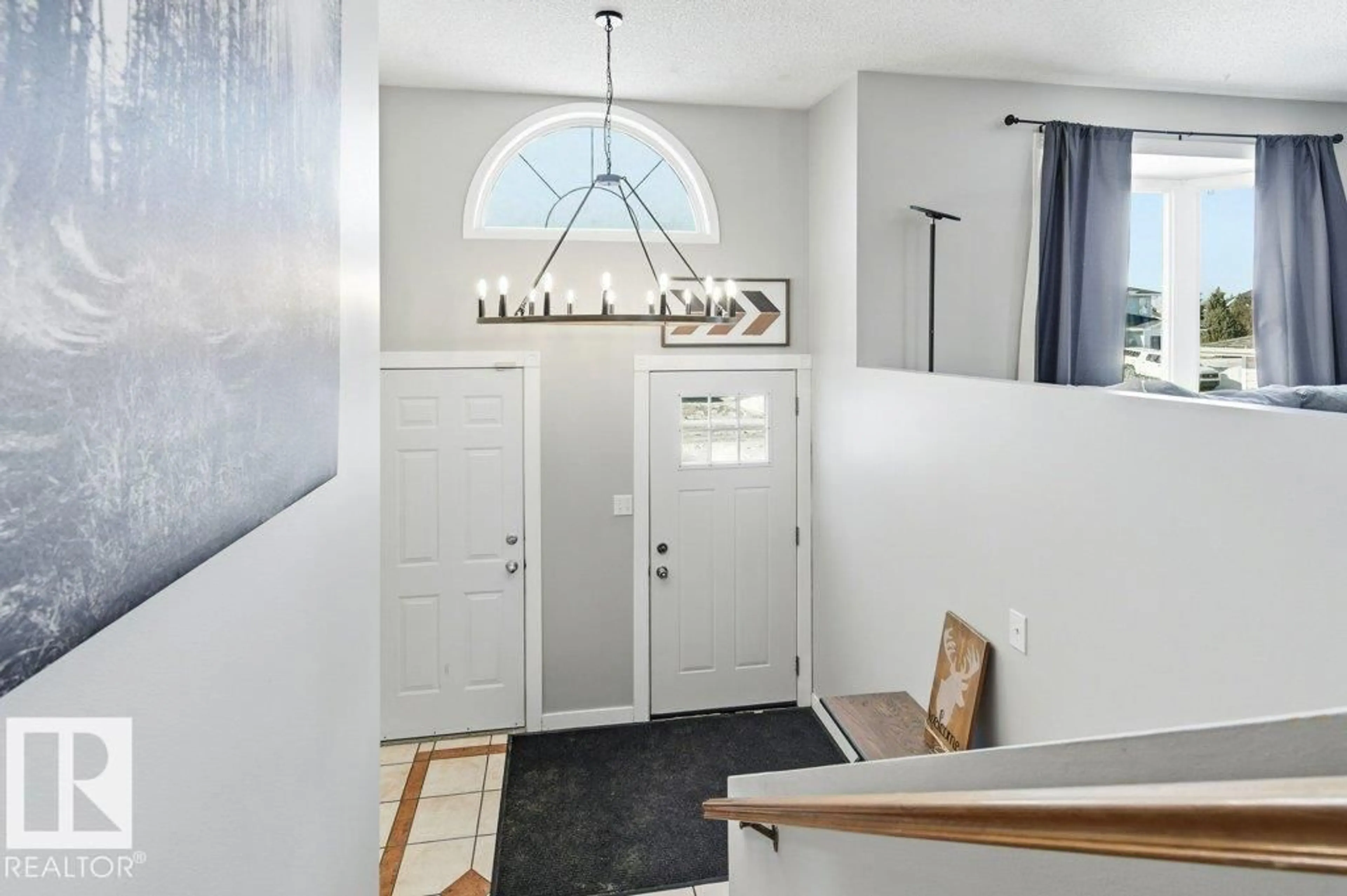 Indoor entryway for 9935 93 ST, Fort Saskatchewan Alberta T8L4H3