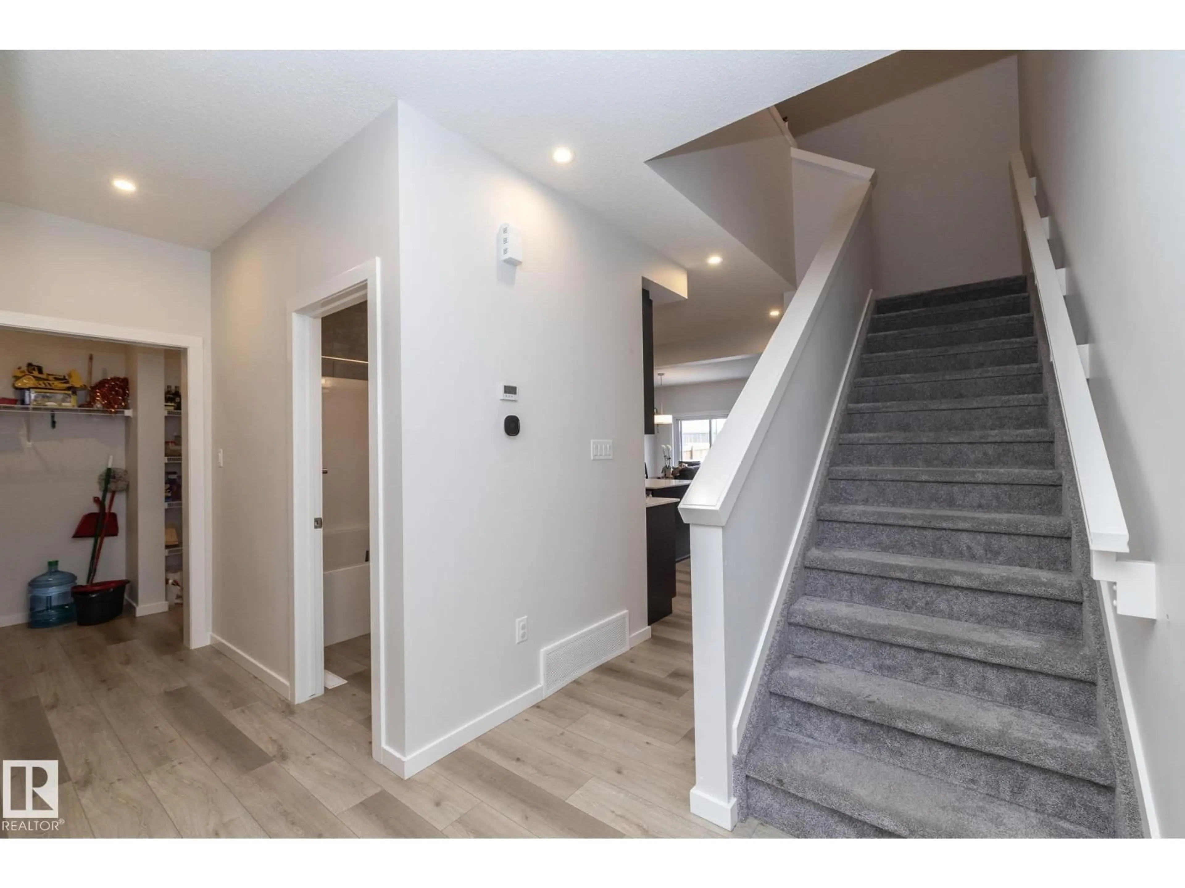 Indoor entryway for 159 LARCH CR, Leduc Alberta T9E0S5