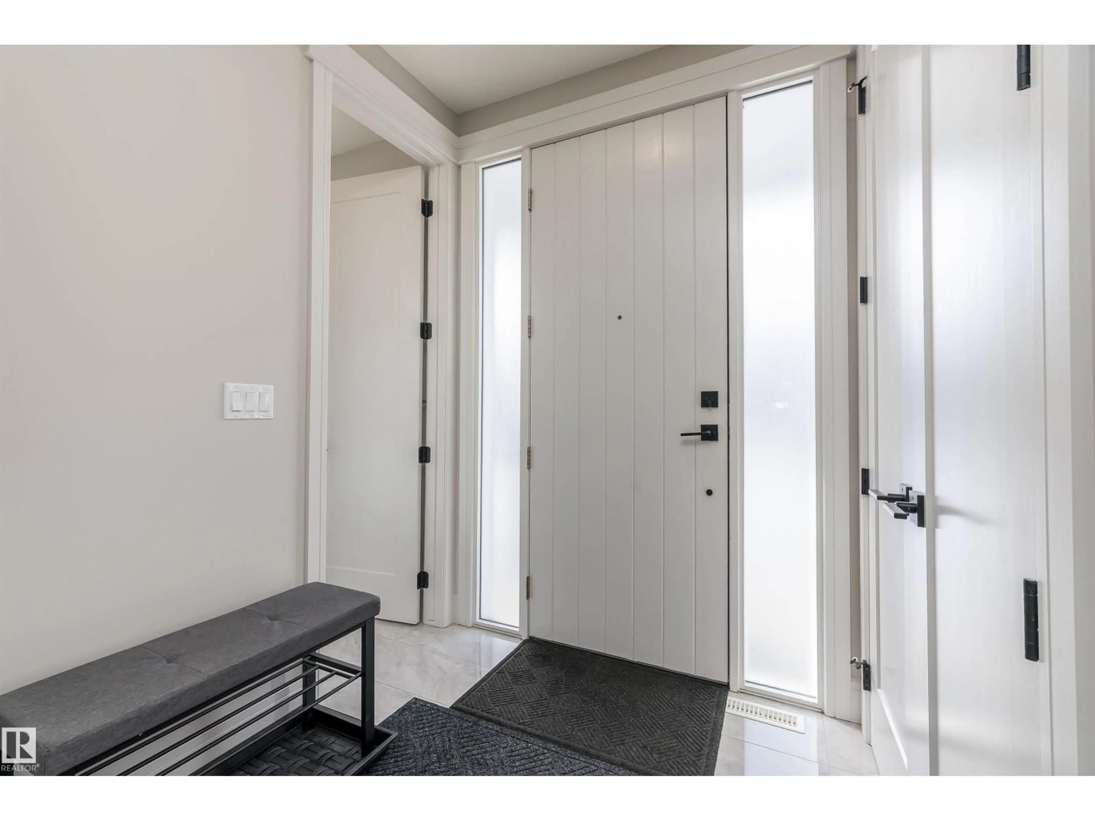 Indoor entryway for 5221 ADMIRAL WALTER HOSE ST, Edmonton Alberta T5E6T5