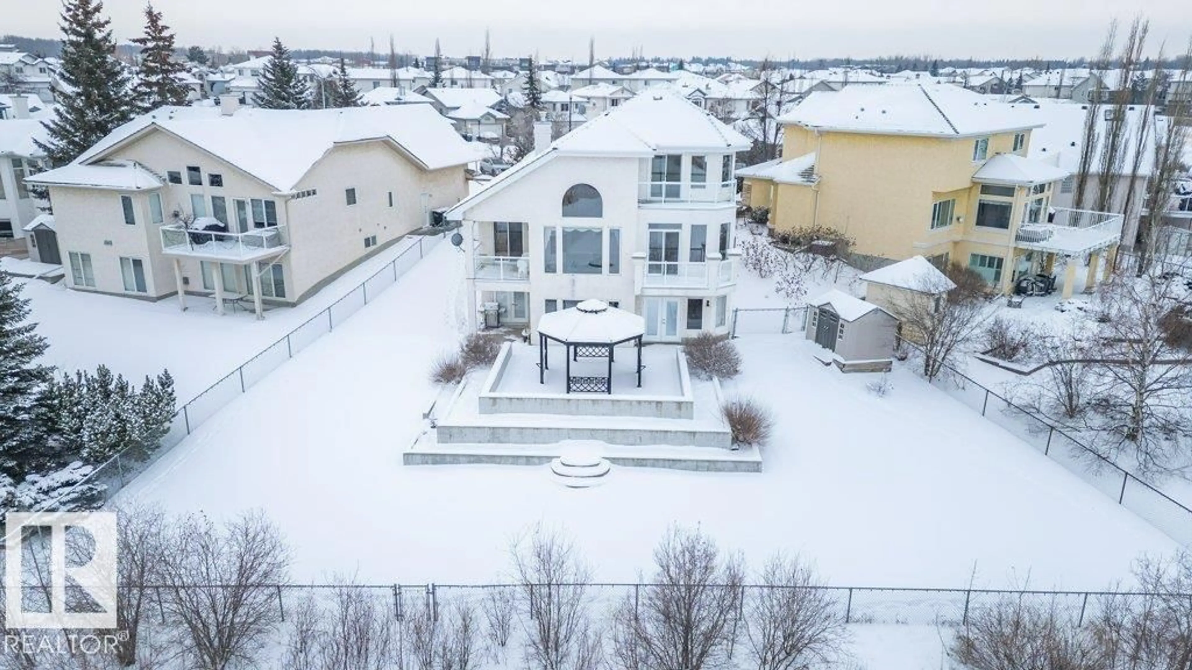 A pic from outside/outdoor area/front of a property/back of a property/a pic from drone, unknown for 877 NOTTINGHAM BV, Sherwood Park Alberta T8A5Z5