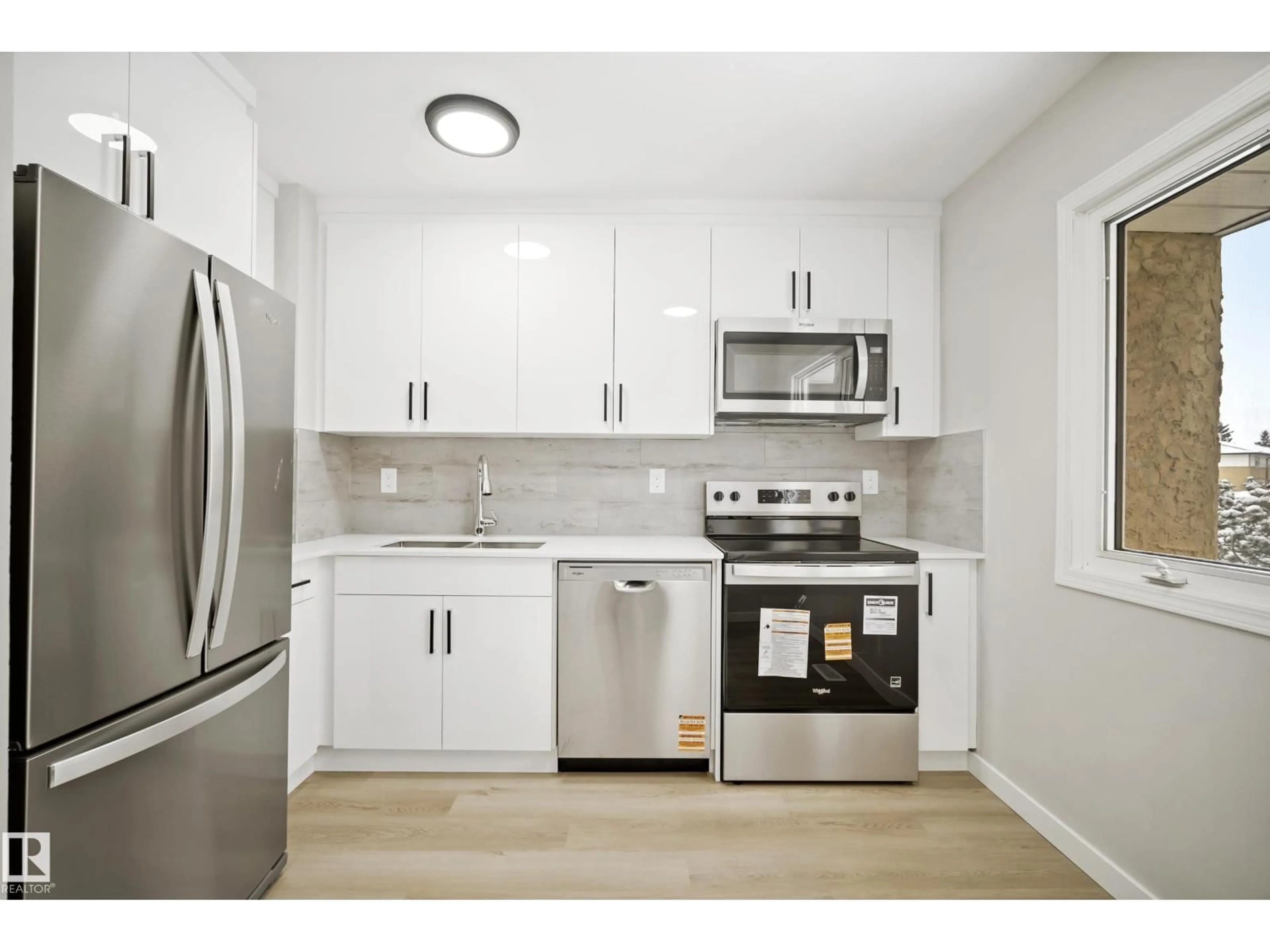 Standard kitchen, unknown for 3311 139 AV, Edmonton Alberta T5Y1T2