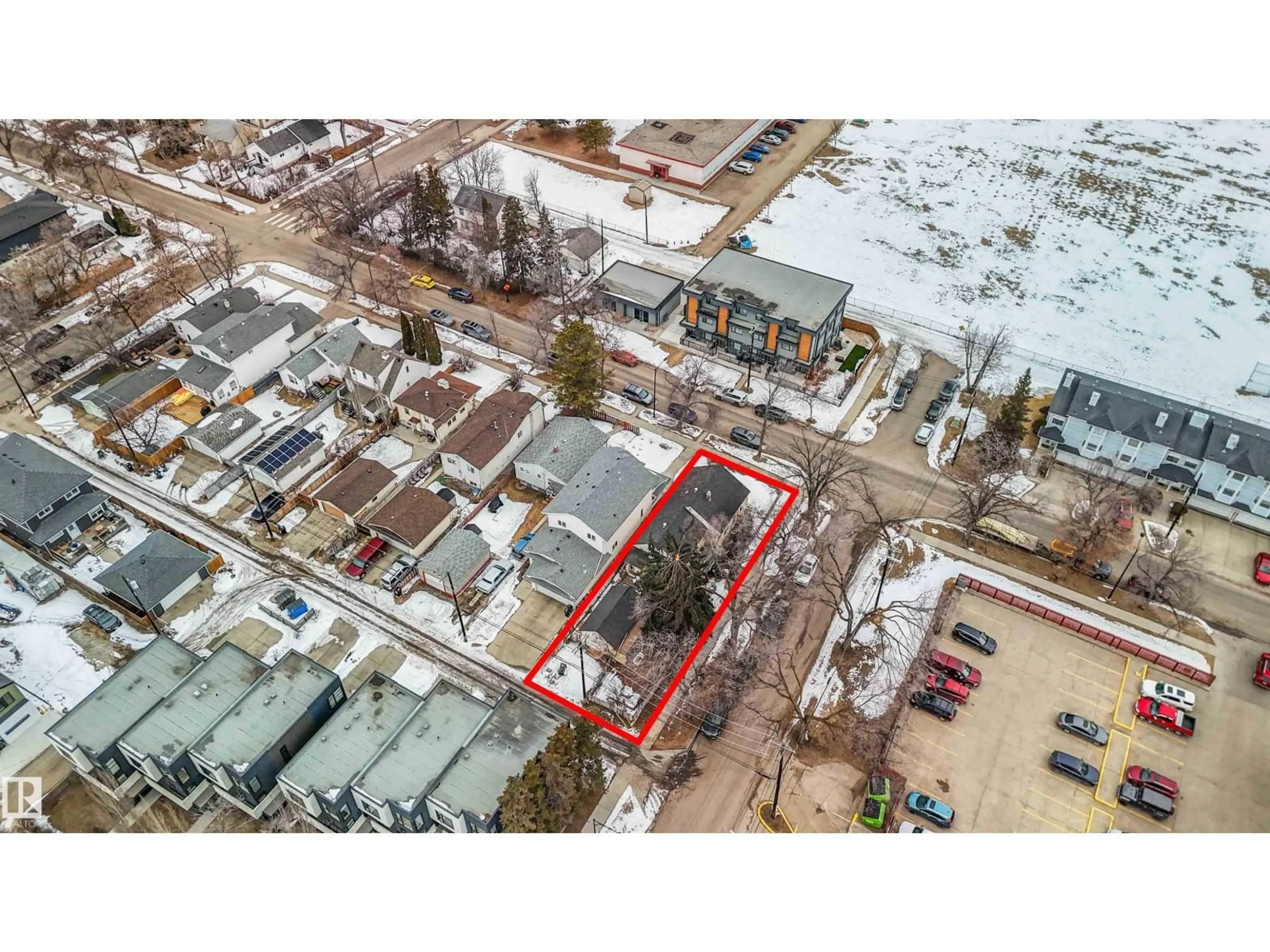 A pic from outside/outdoor area/front of a property/back of a property/a pic from drone, street for 10186 143 ST, Edmonton Alberta T5N2S2
