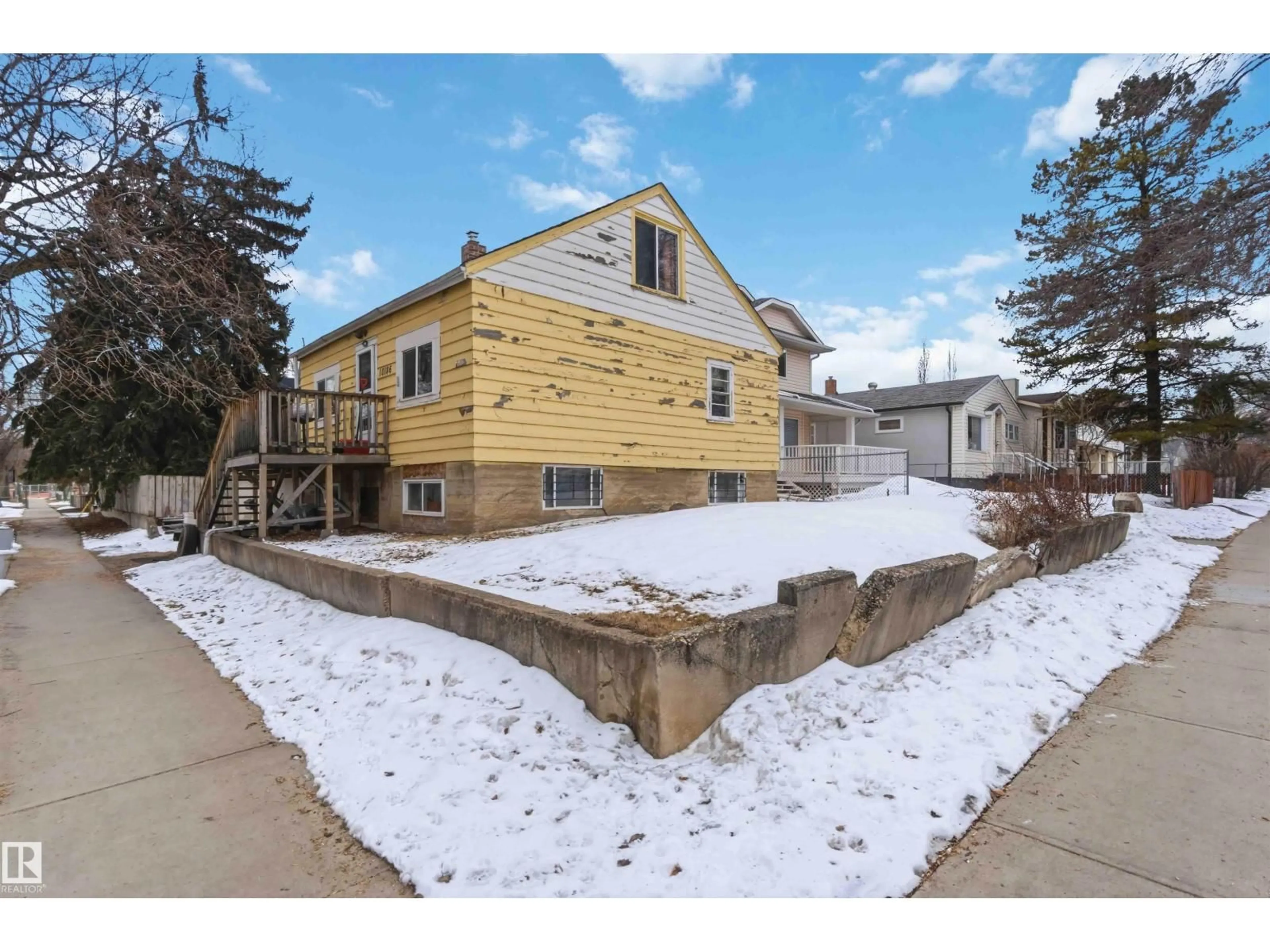 Unknown for 10186 143 ST, Edmonton Alberta T5N2S2