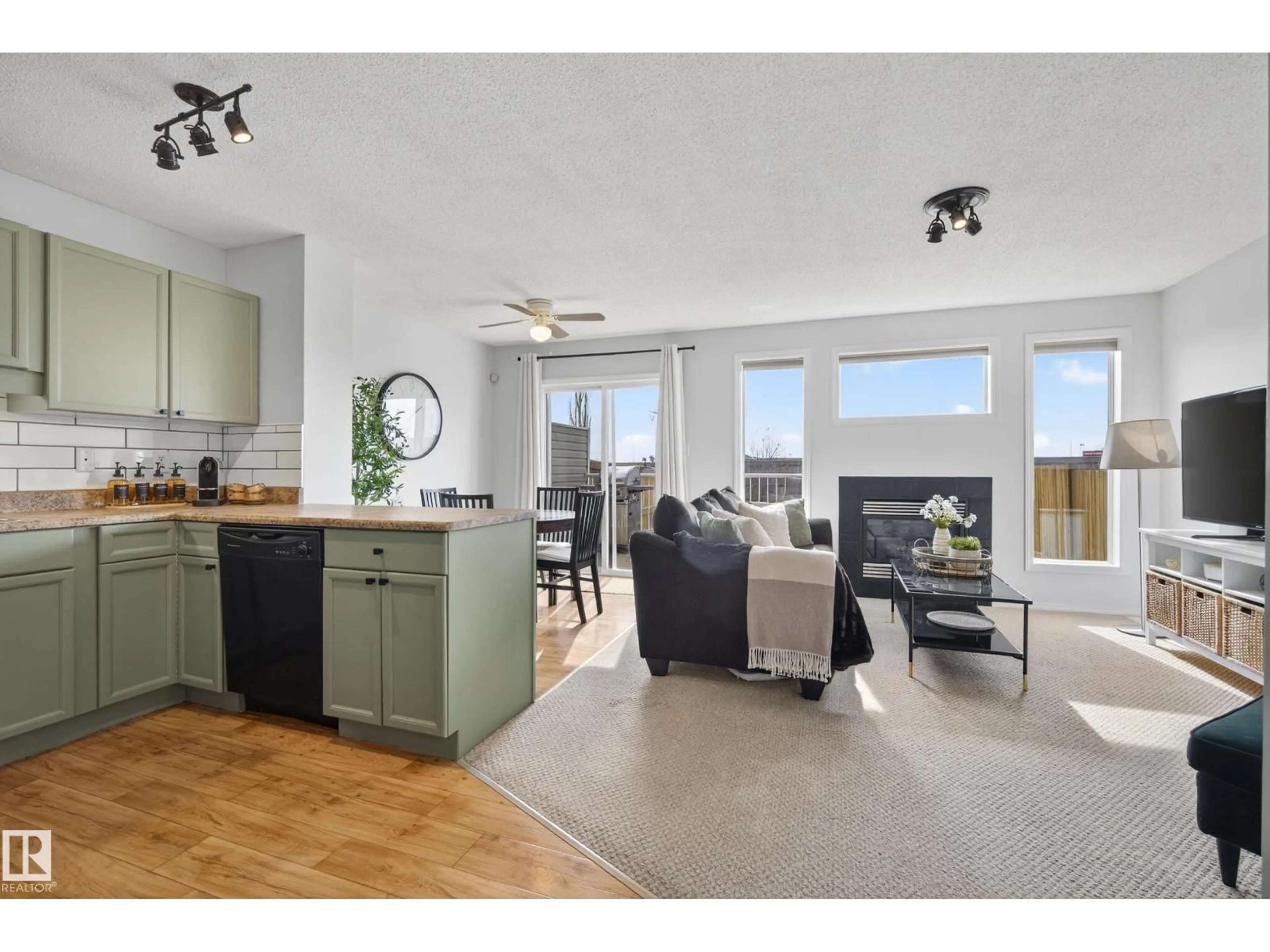 Open concept kitchen, unknown for 9051 SCOTT CR, Edmonton Alberta T6R0E7