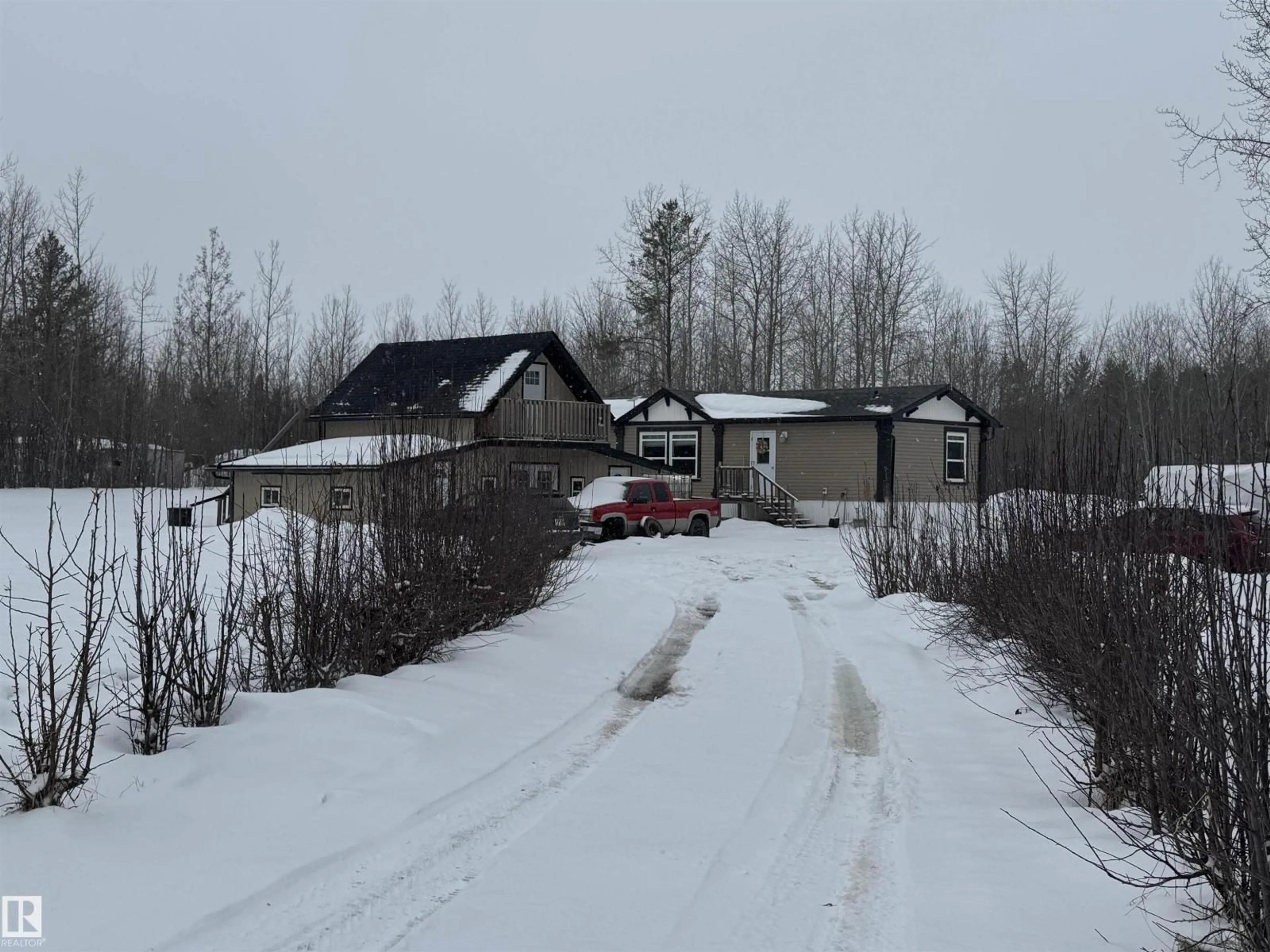 A pic from outside/outdoor area/front of a property/back of a property/a pic from drone, unknown for 24 - 59419 RR 240 RR, Rural Westlock County Alberta T0G0P0
