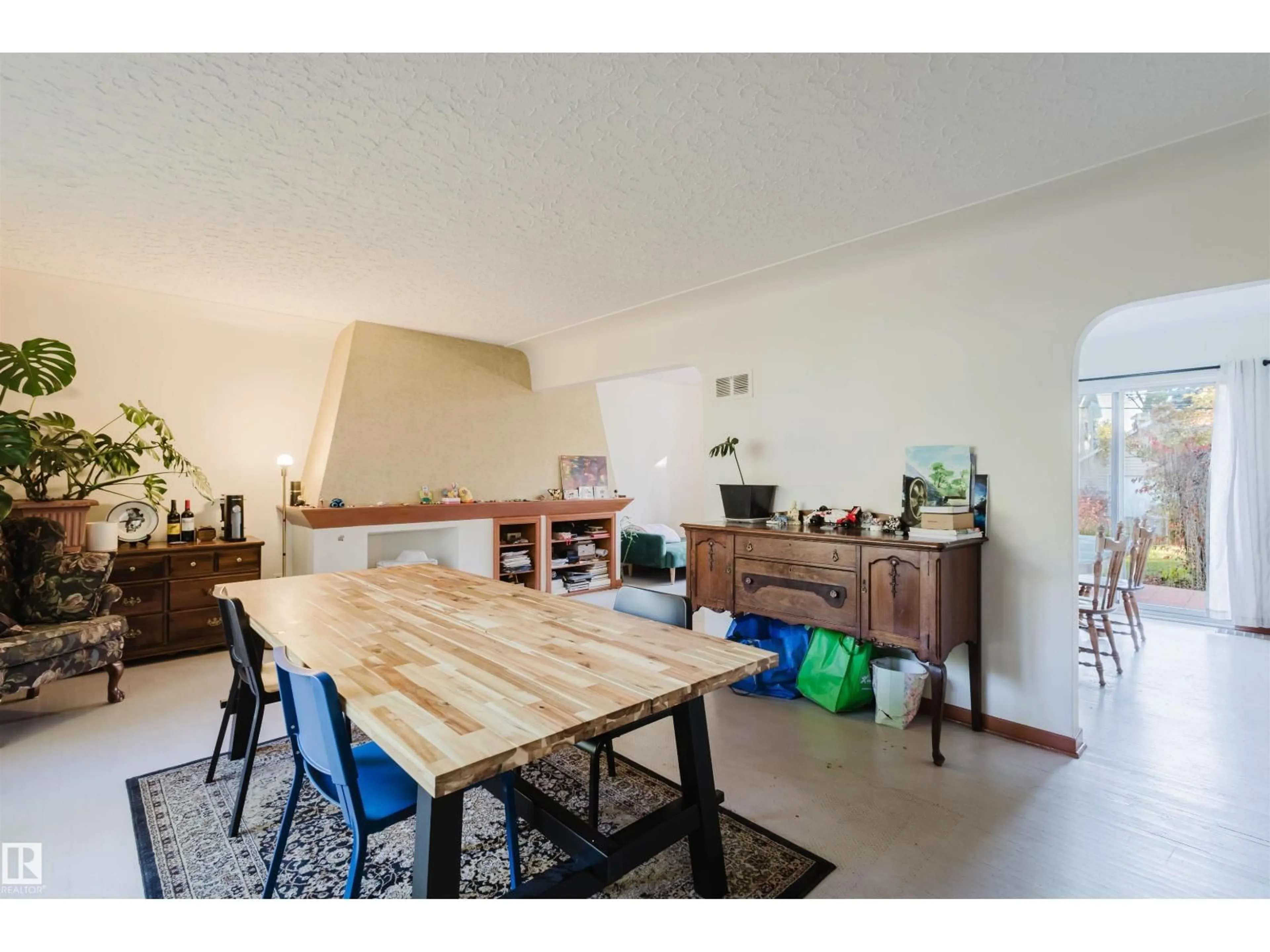 Unknown for 11511 73 AV NW, Edmonton Alberta T6G0E2