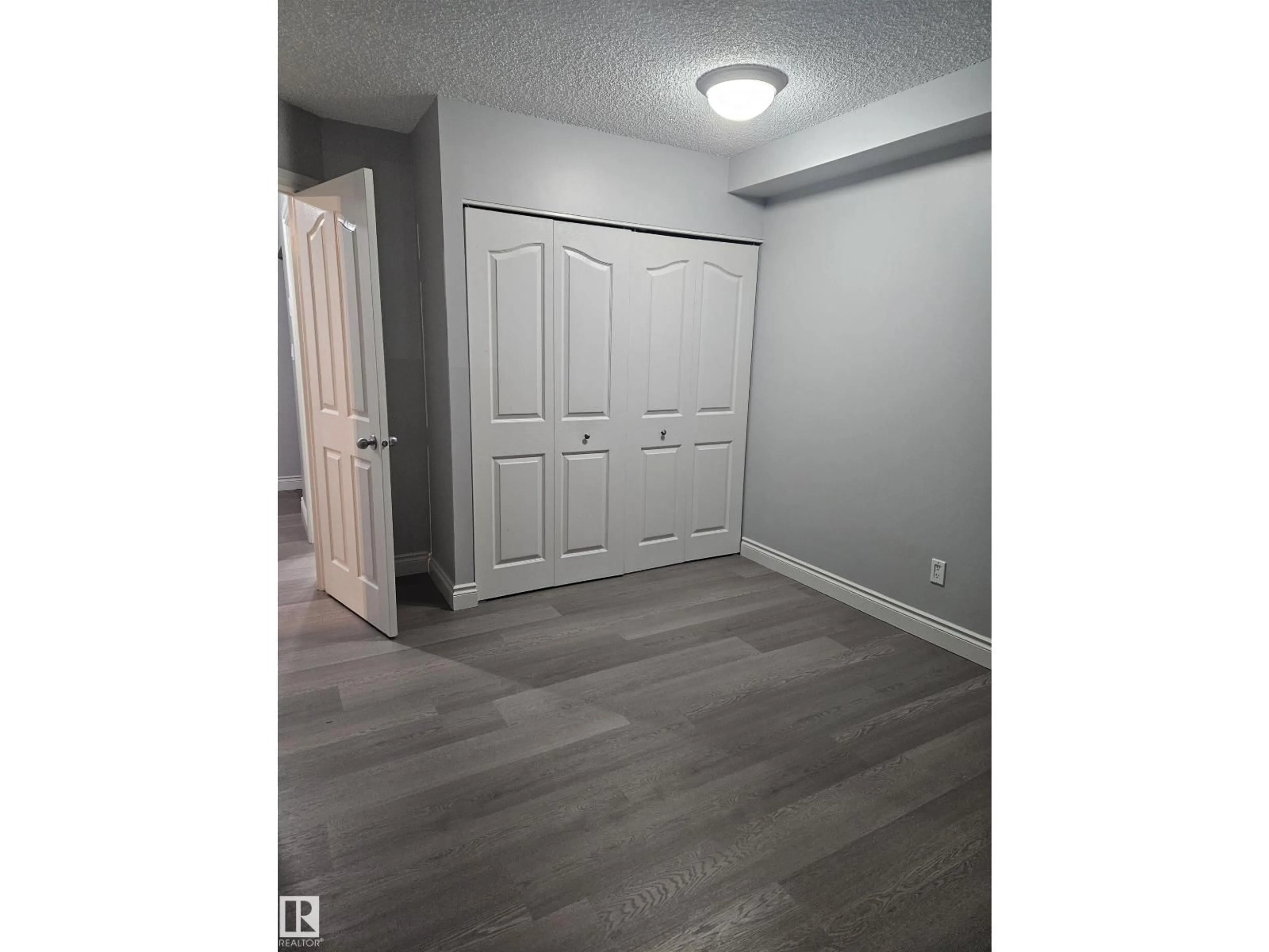 A pic of a room for #203 - 12831 66 ST, Edmonton Alberta T5C0A4