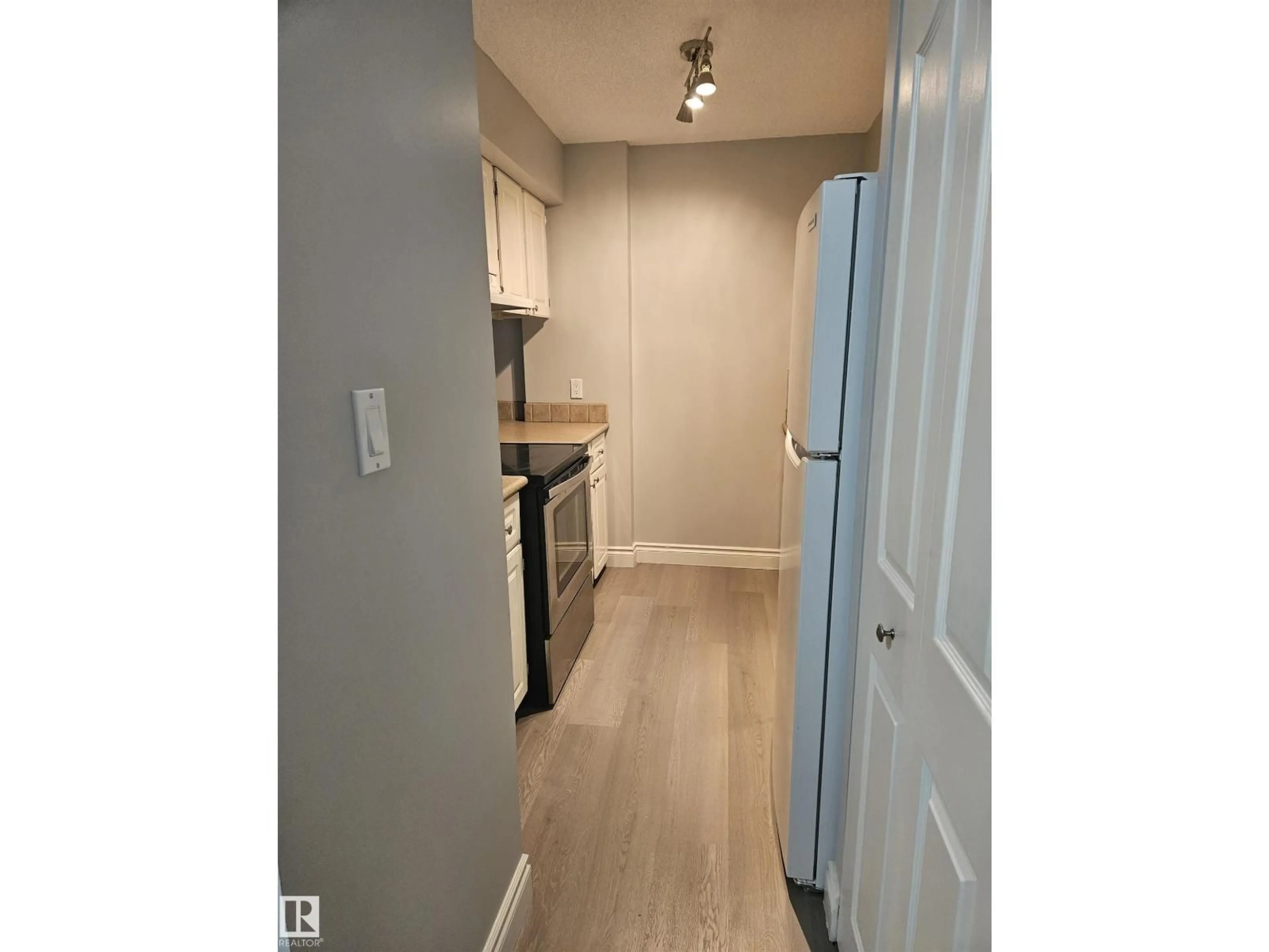 A pic of a room for #203 - 12831 66 ST, Edmonton Alberta T5C0A4