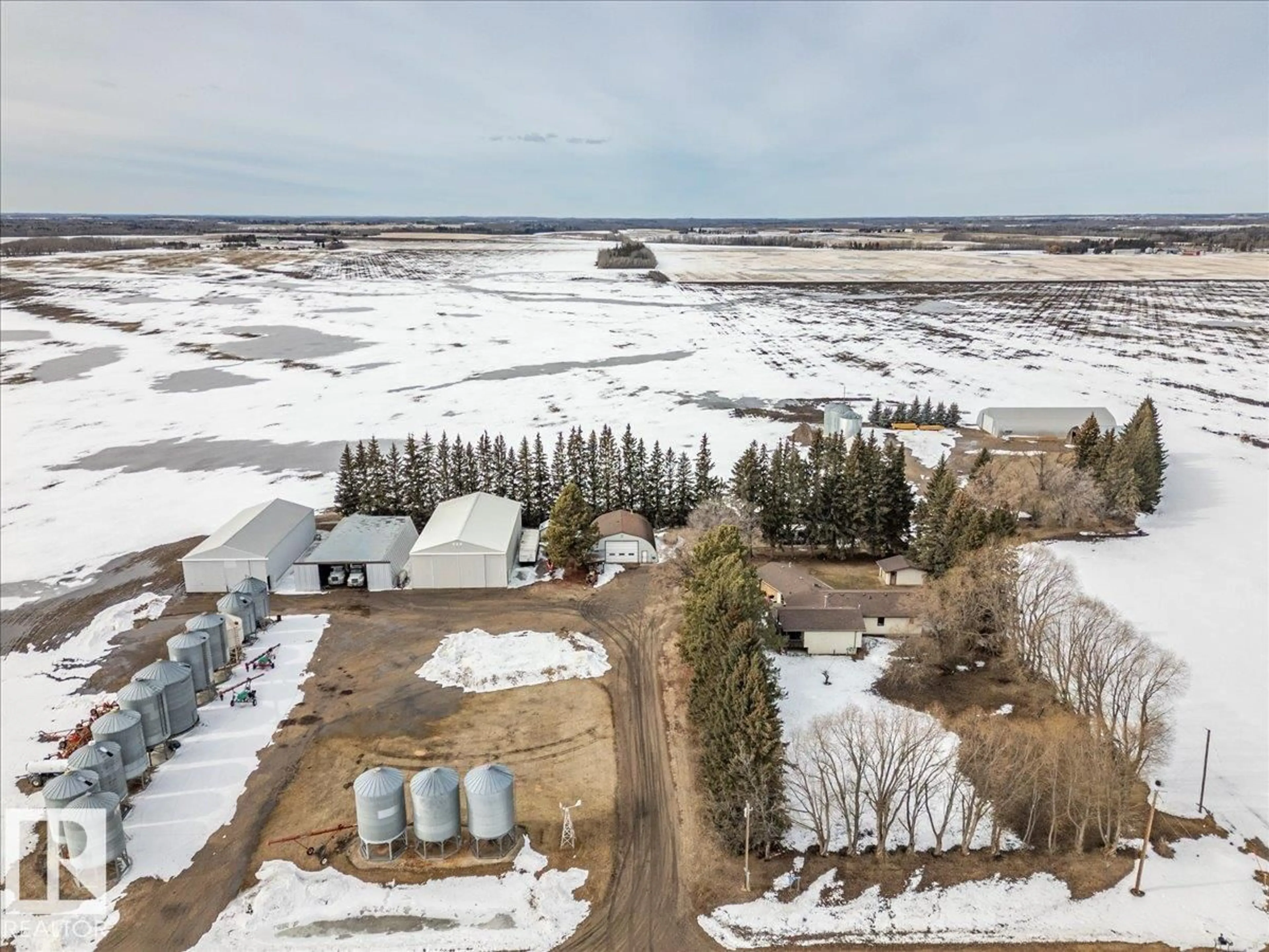 A pic from outside/outdoor area/front of a property/back of a property/a pic from drone, unknown for 50278 RGE ROAD 274, Rural Leduc County Alberta T0C0V0