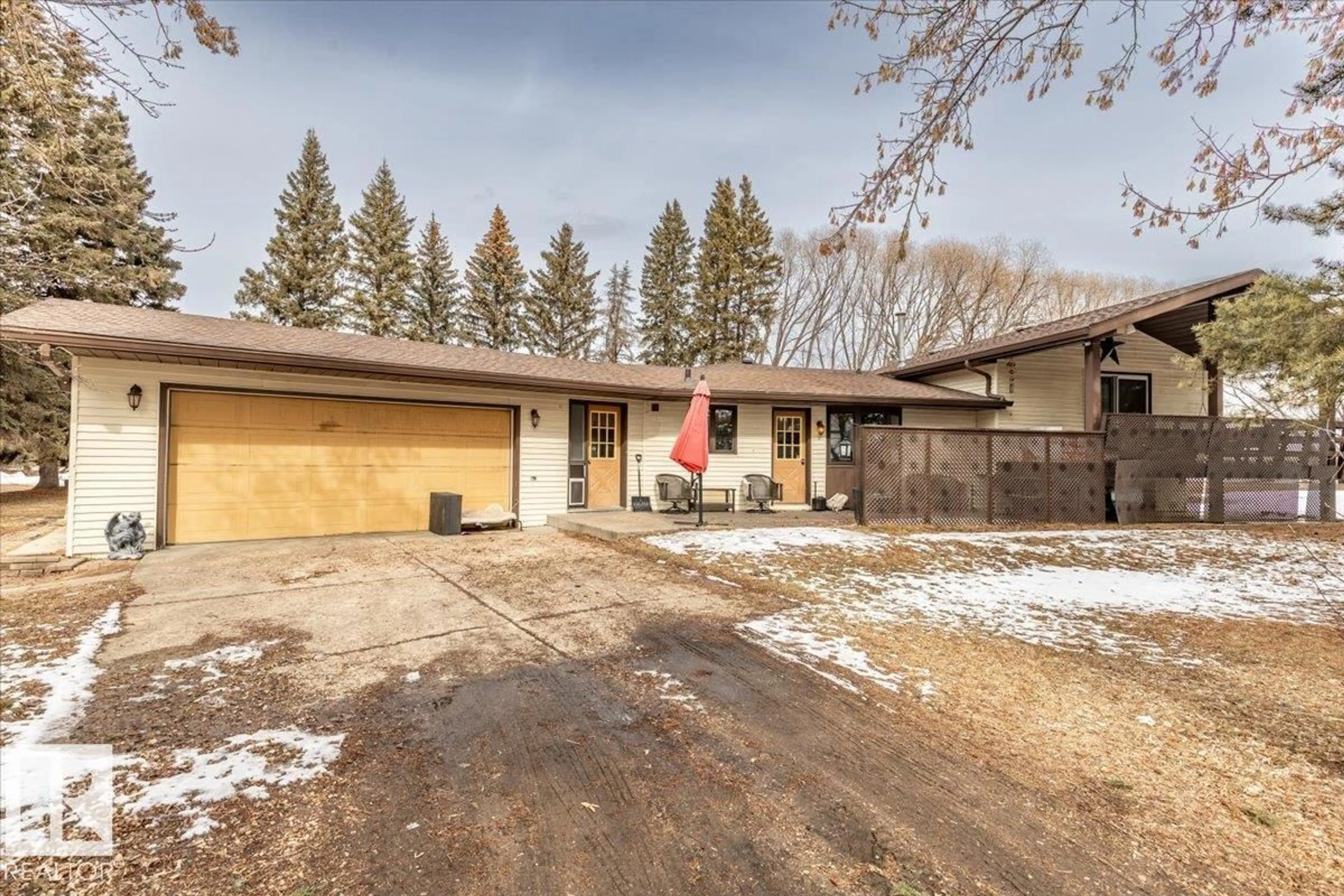 A pic from outside/outdoor area/front of a property/back of a property/a pic from drone, street for 50278 RGE ROAD 274, Rural Leduc County Alberta T0C0V0