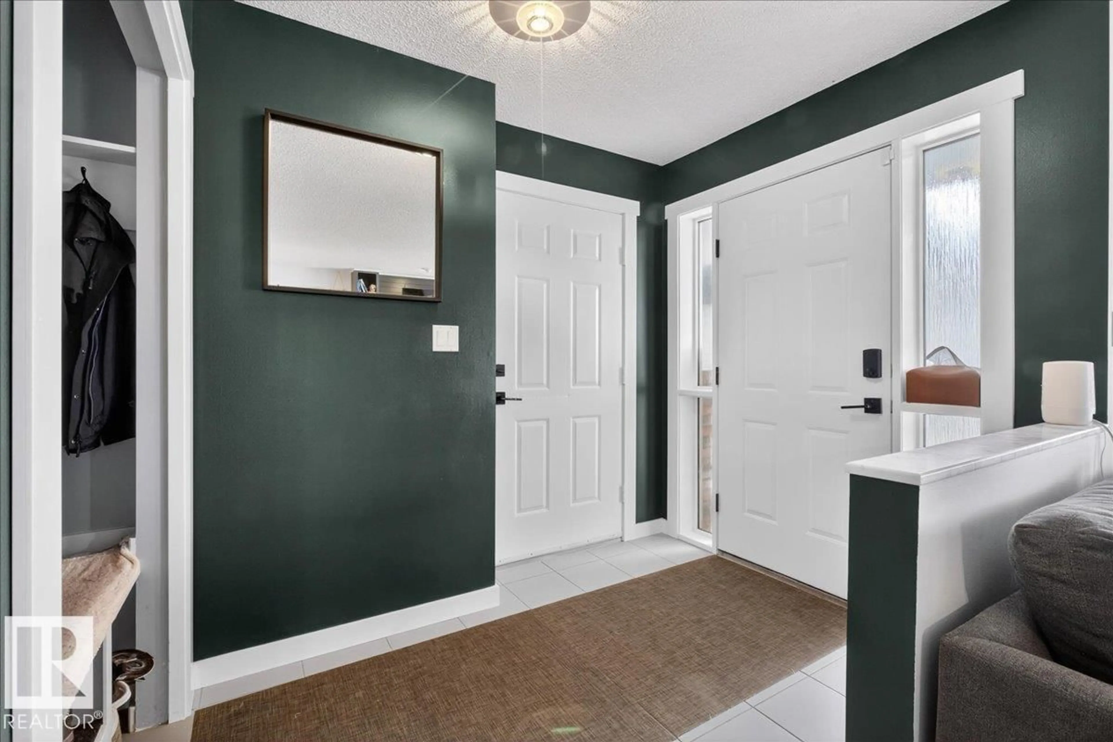 Indoor entryway for 18544 53A AV, Edmonton Alberta T6M2G2
