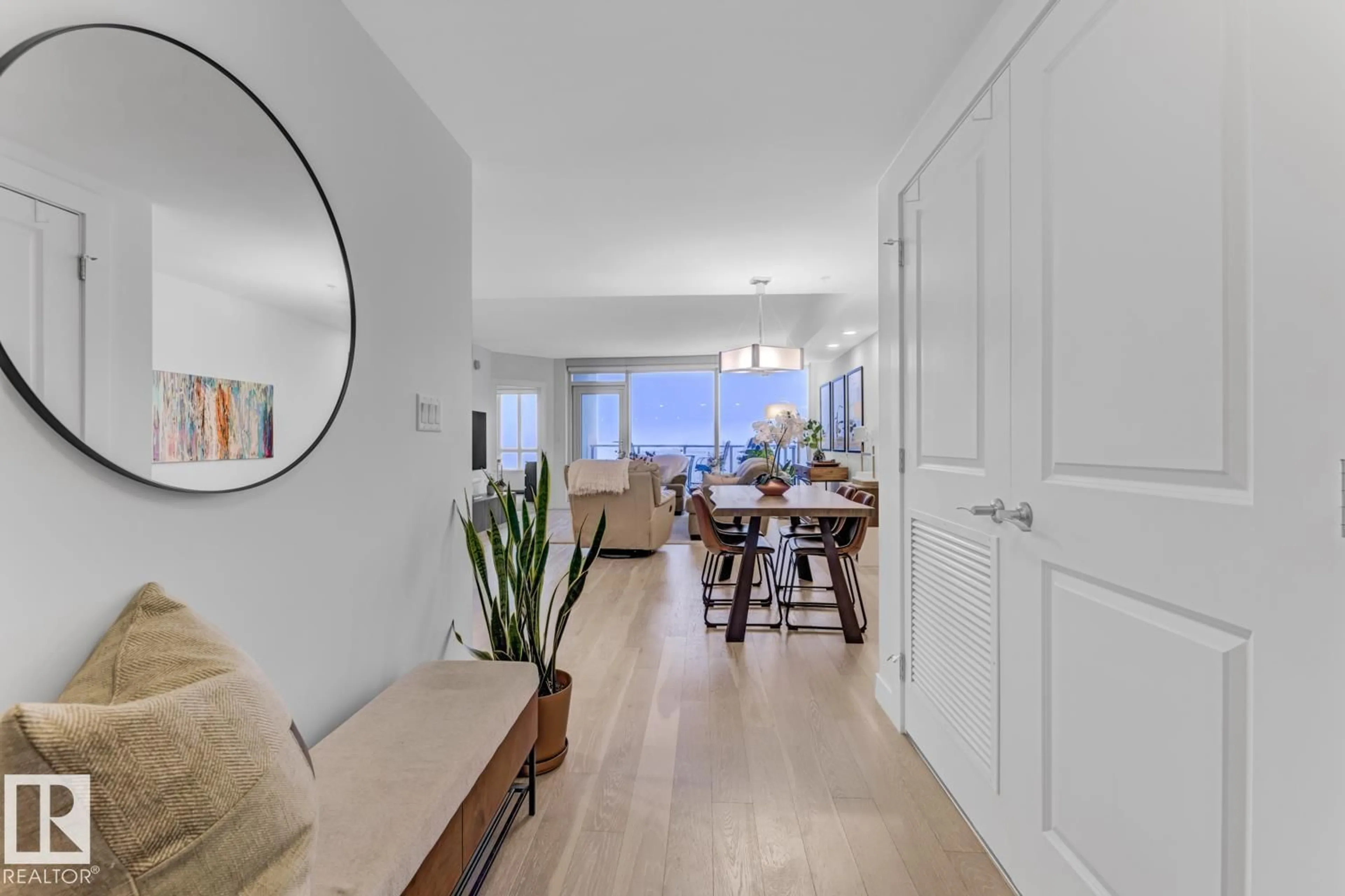 Indoor entryway for 9720 - 606 106 ST NW, Edmonton Alberta T5K0K8