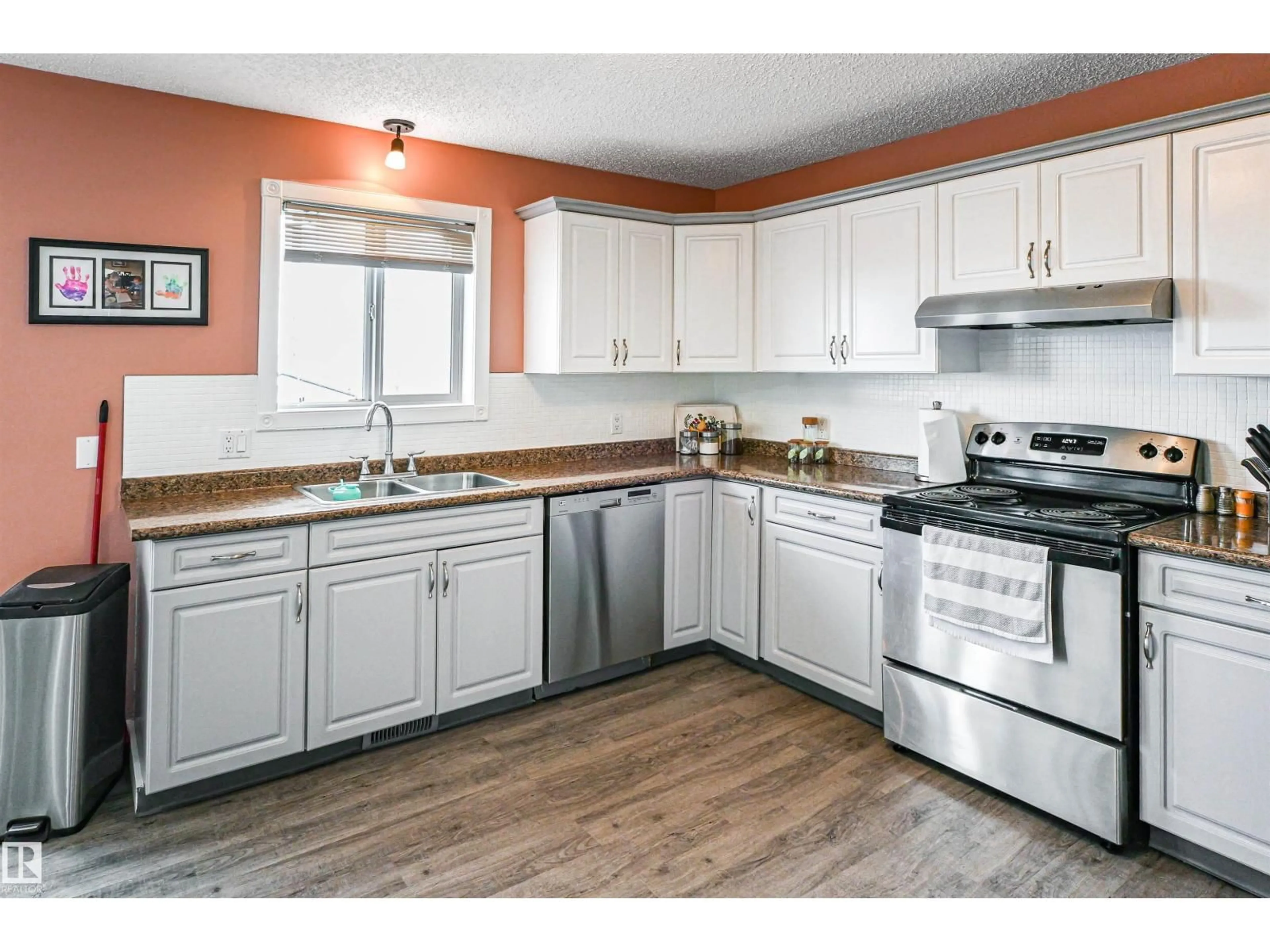 Standard kitchen, unknown for 5207 53 AV, Bonnyville Town Alberta T9N2B2