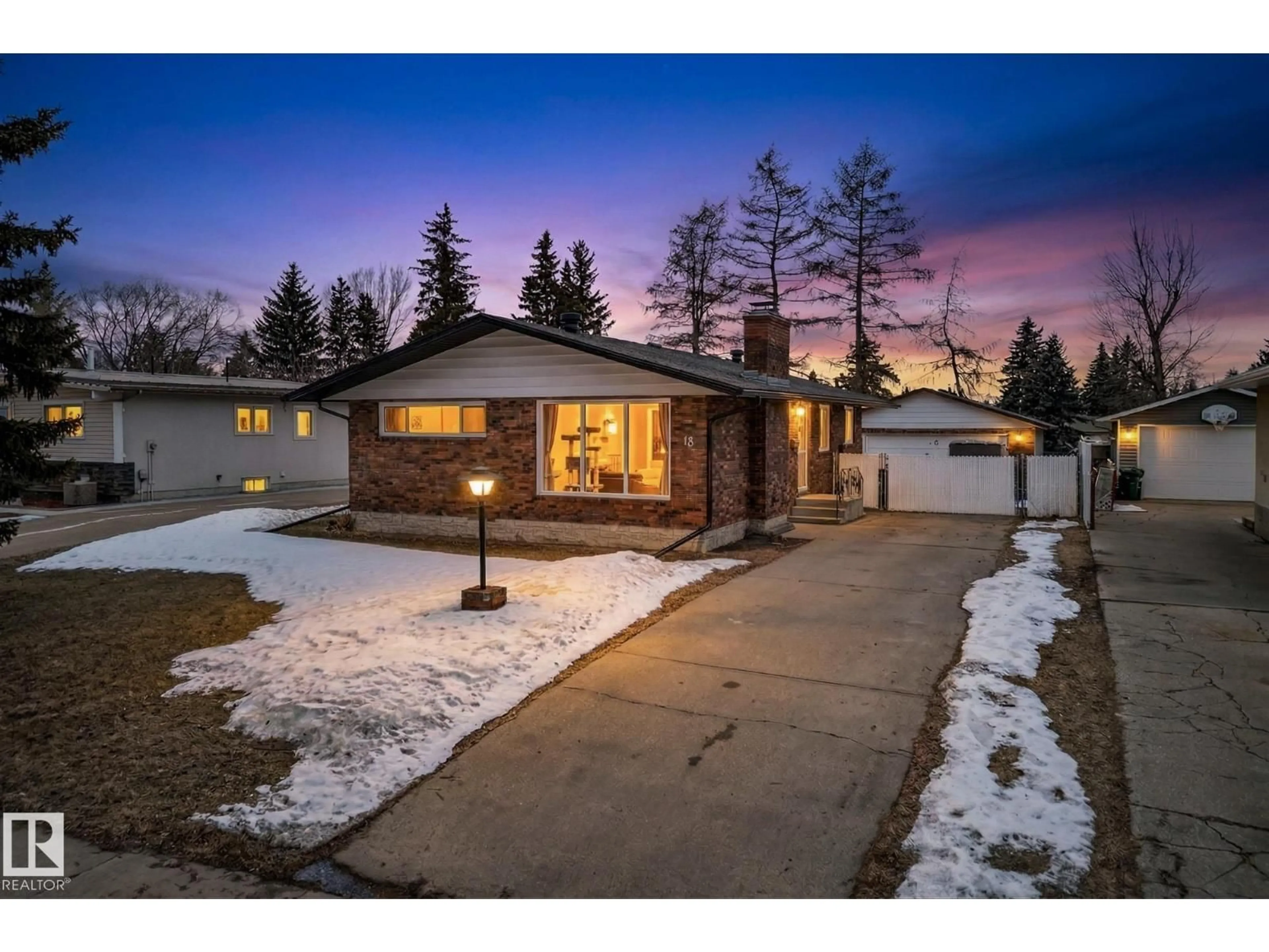 Unknown for 18 HUMMINGBIRD RD, Sherwood Park Alberta T8A0A2