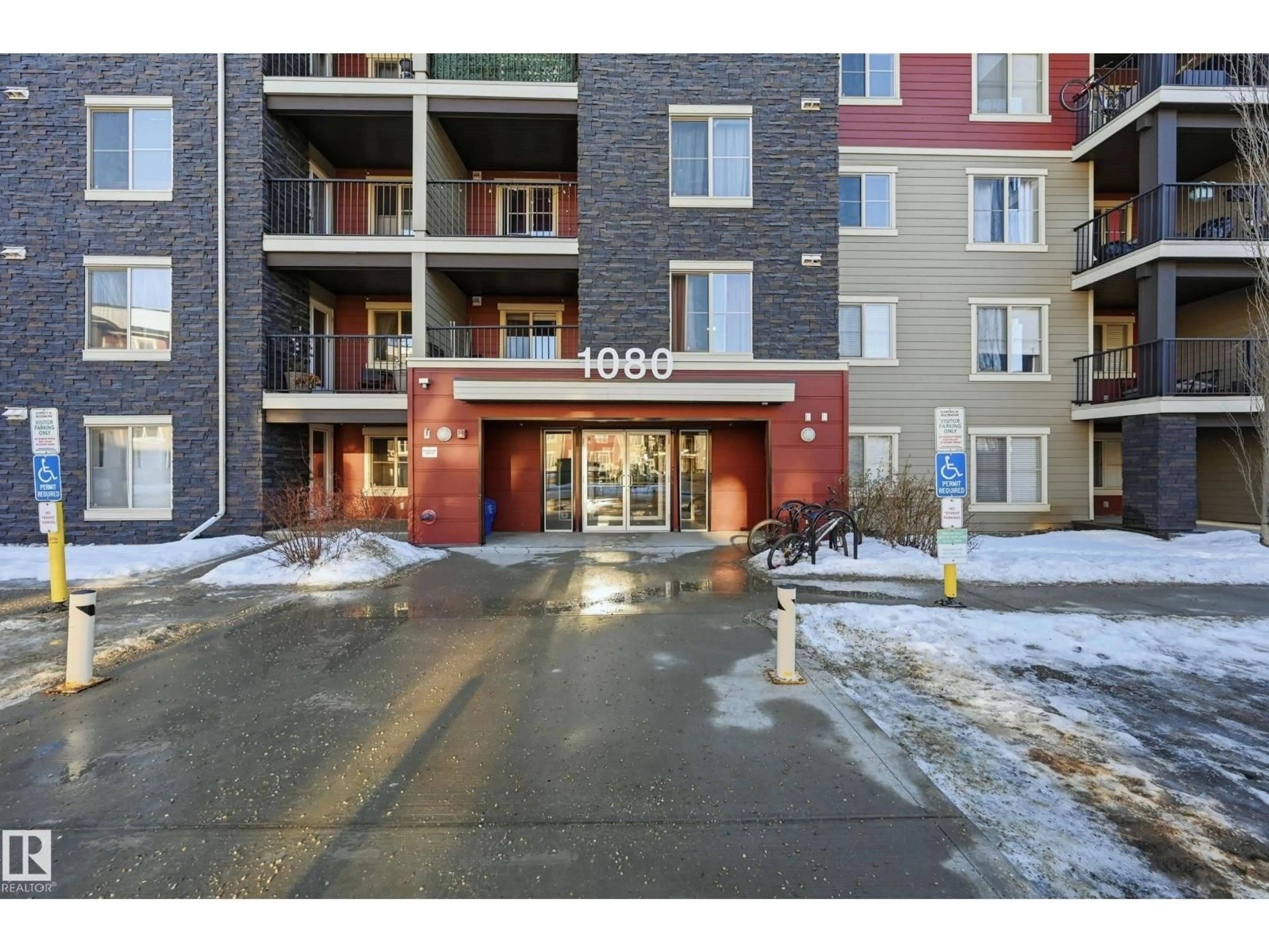 Indoor foyer for 1080 - 207 MCCONACHIE BV, Edmonton Alberta T5Y0X2
