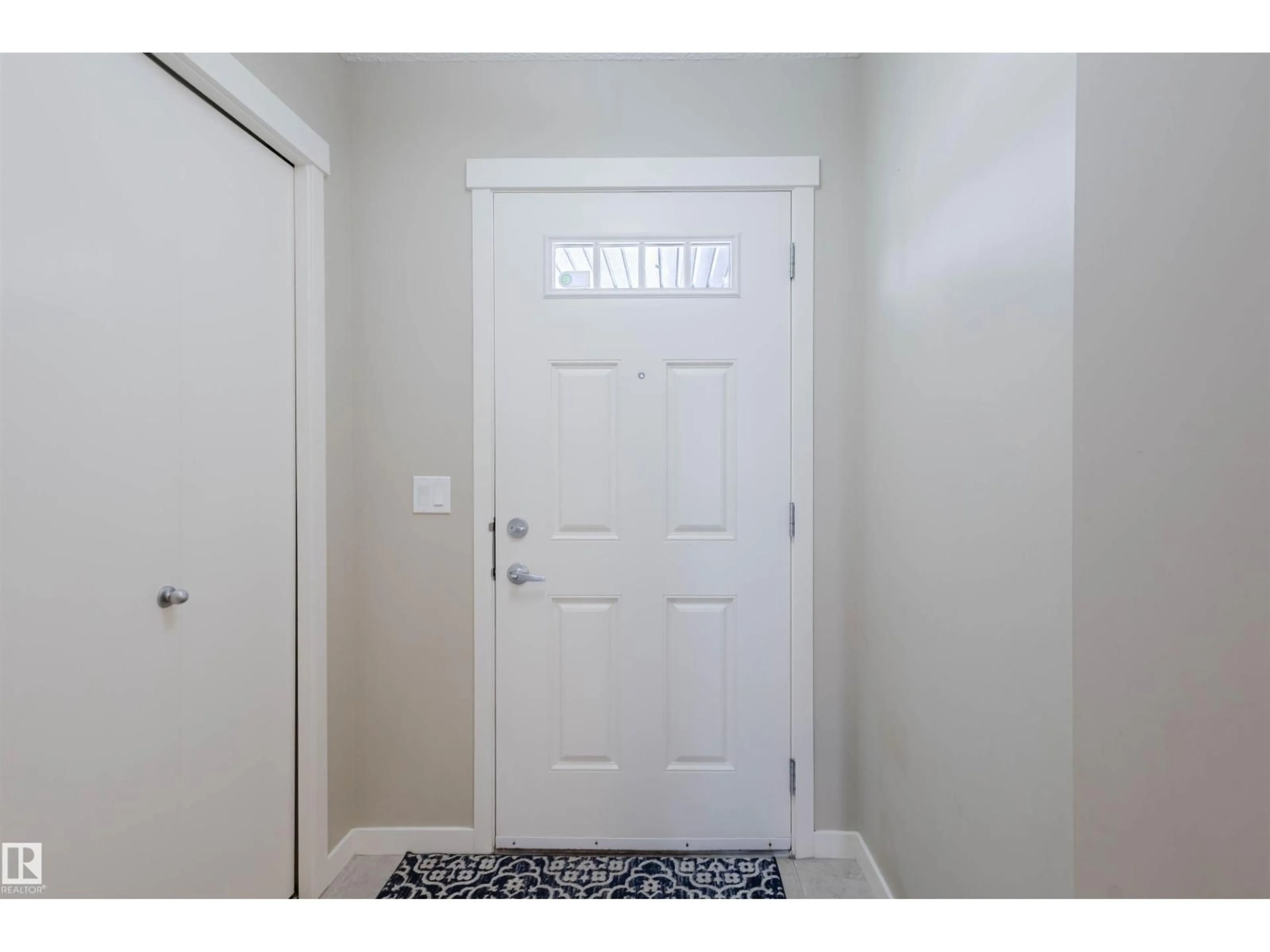 Indoor entryway for 16811 120 ST, Edmonton Alberta T5X0H7