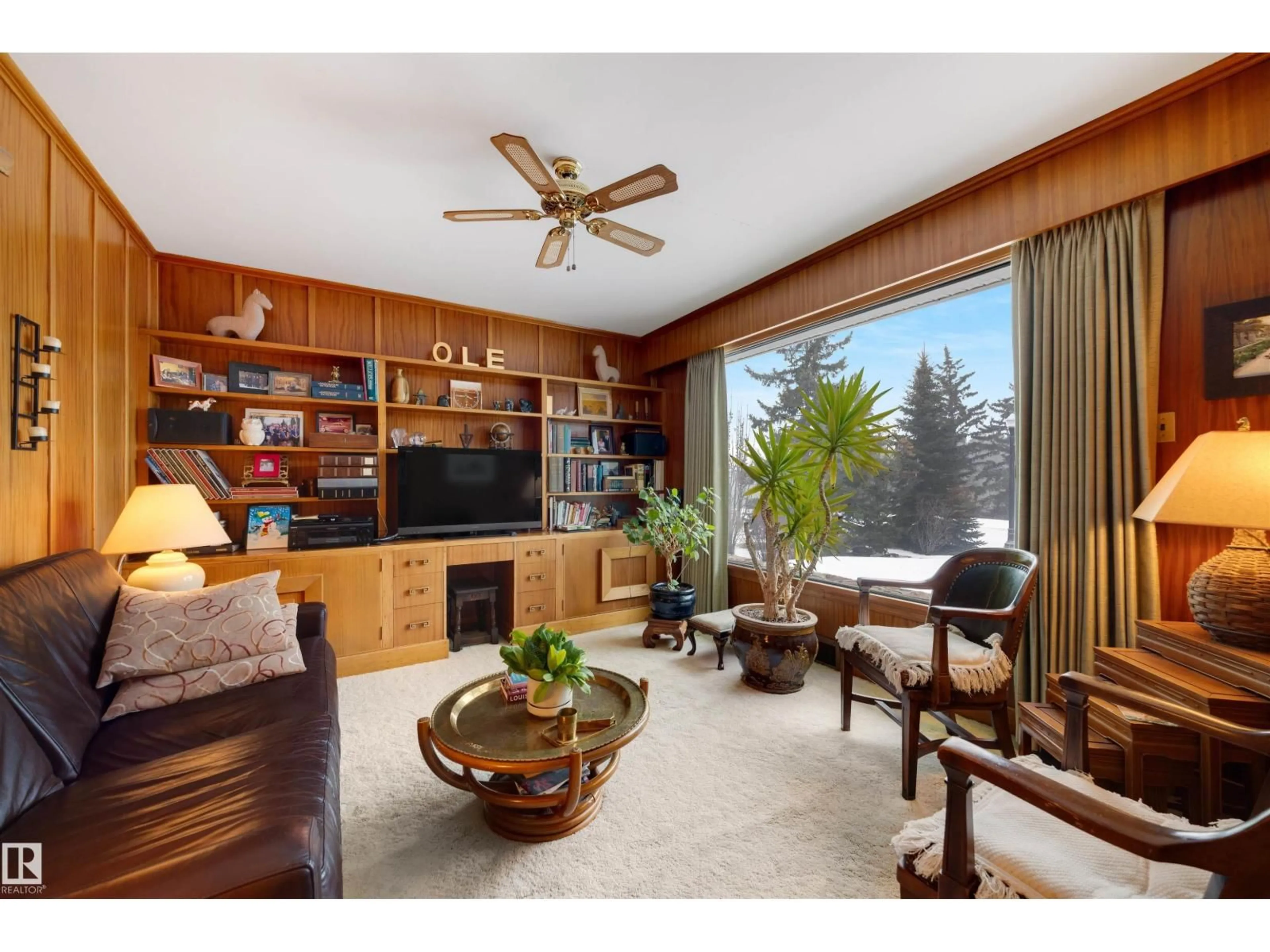 Living room with furniture, wood/laminate floor for 13882 RAVINE DR, Edmonton Alberta T5N3M1