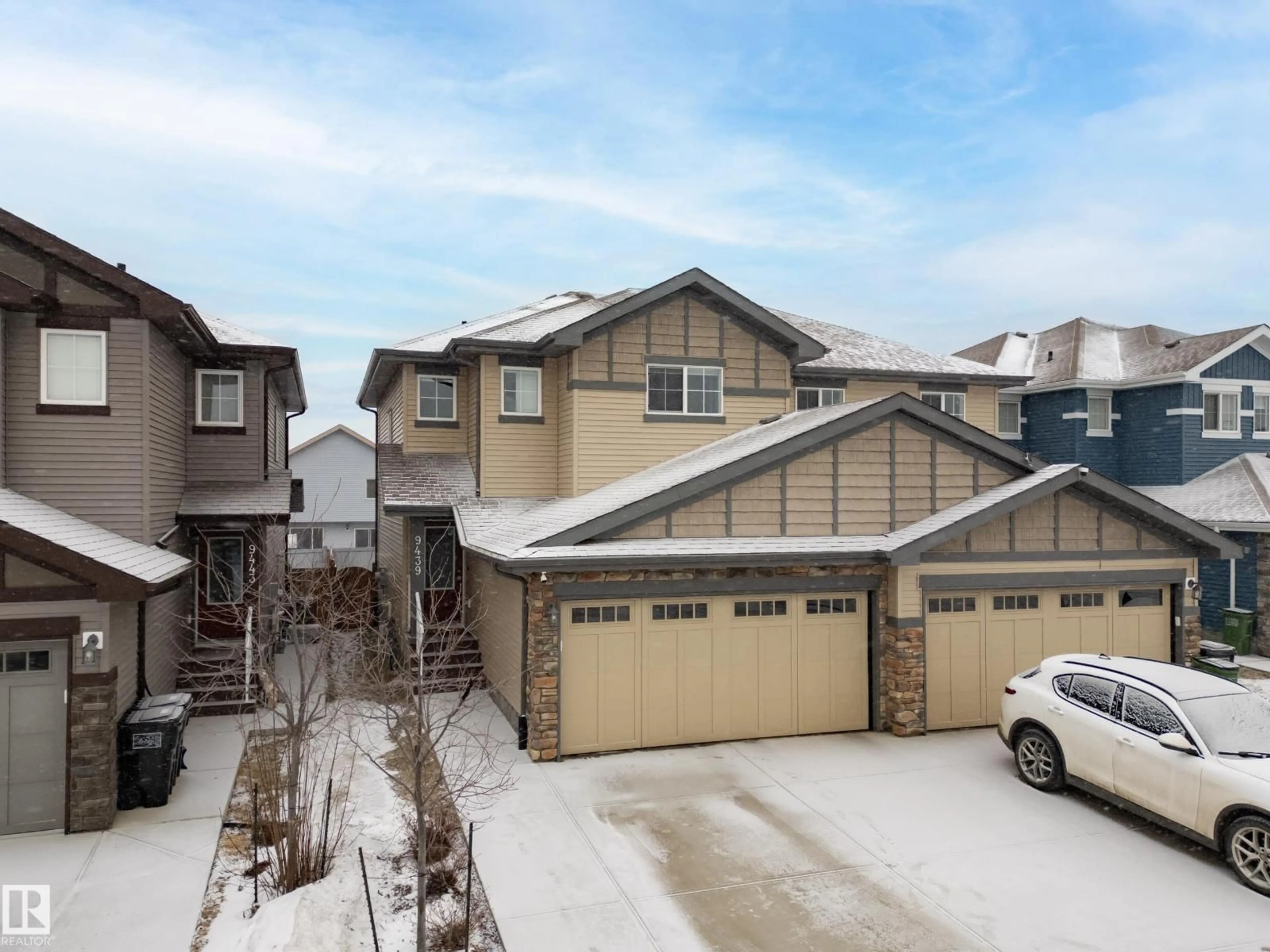 A pic from outside/outdoor area/front of a property/back of a property/a pic from drone, street for NW - 9439 209 ST, Edmonton Alberta T5T7J5