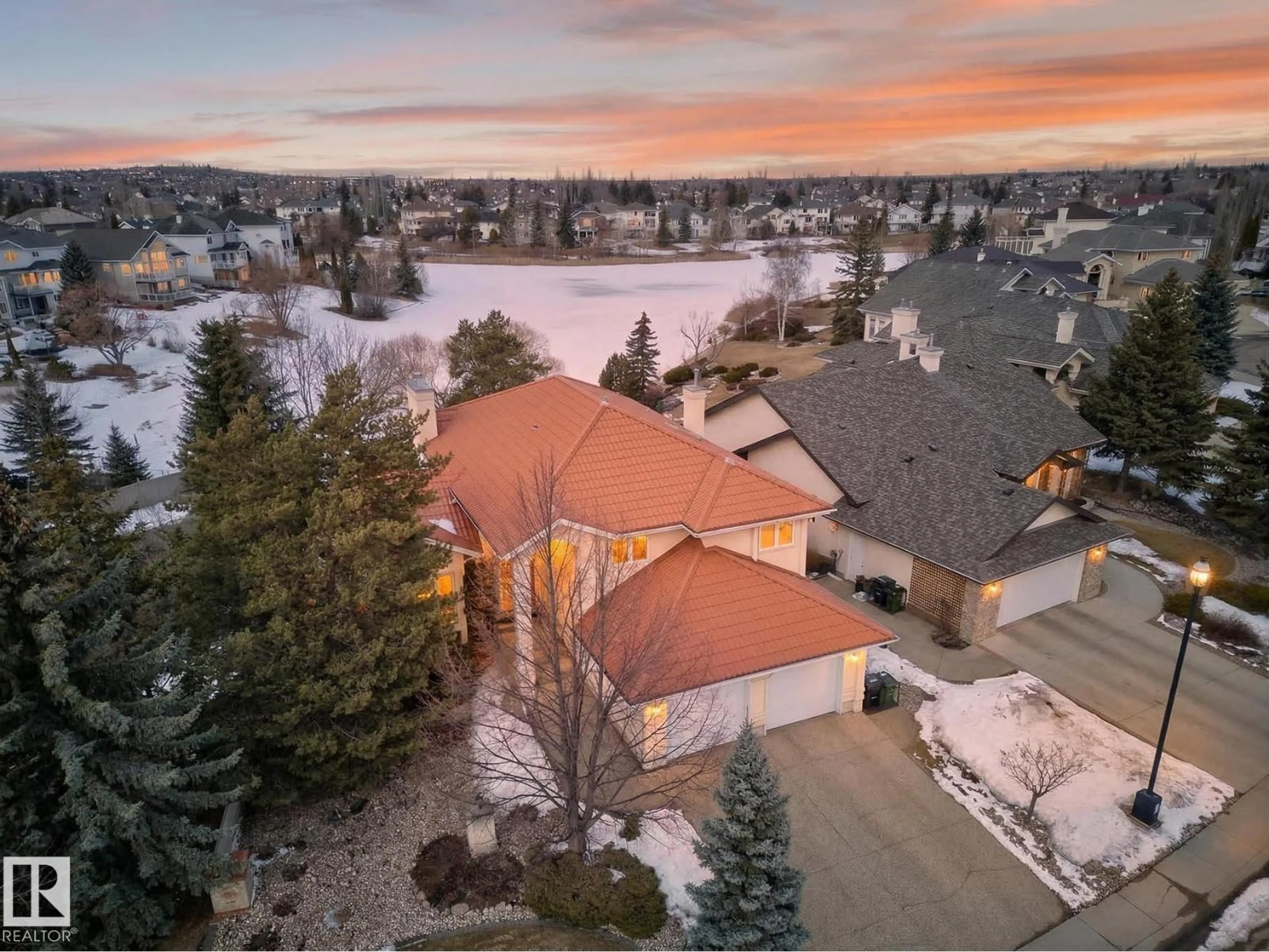 A pic from outside/outdoor area/front of a property/back of a property/a pic from drone, mountain view for 116 TWIN BROOKS COVE, Edmonton Alberta T6J6T1