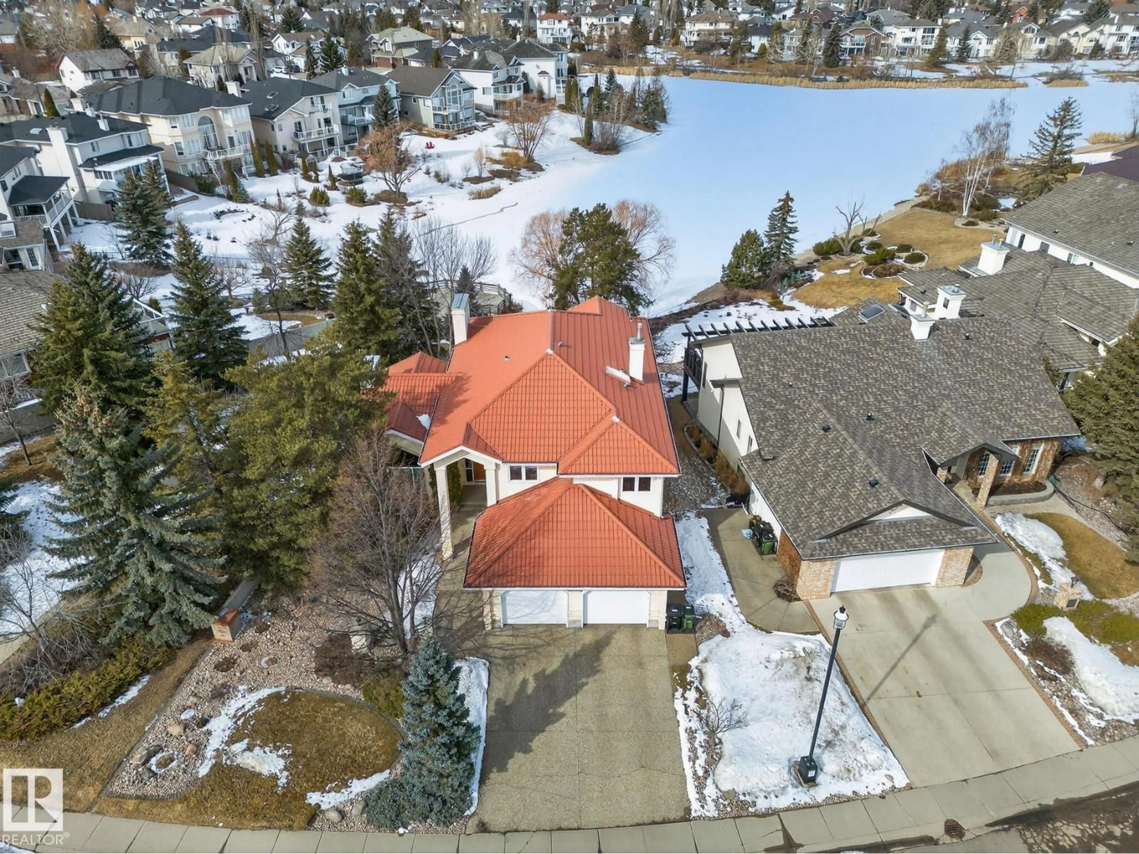 A pic from outside/outdoor area/front of a property/back of a property/a pic from drone, water/lake/river/ocean view for 116 TWIN BROOKS COVE, Edmonton Alberta T6J6T1