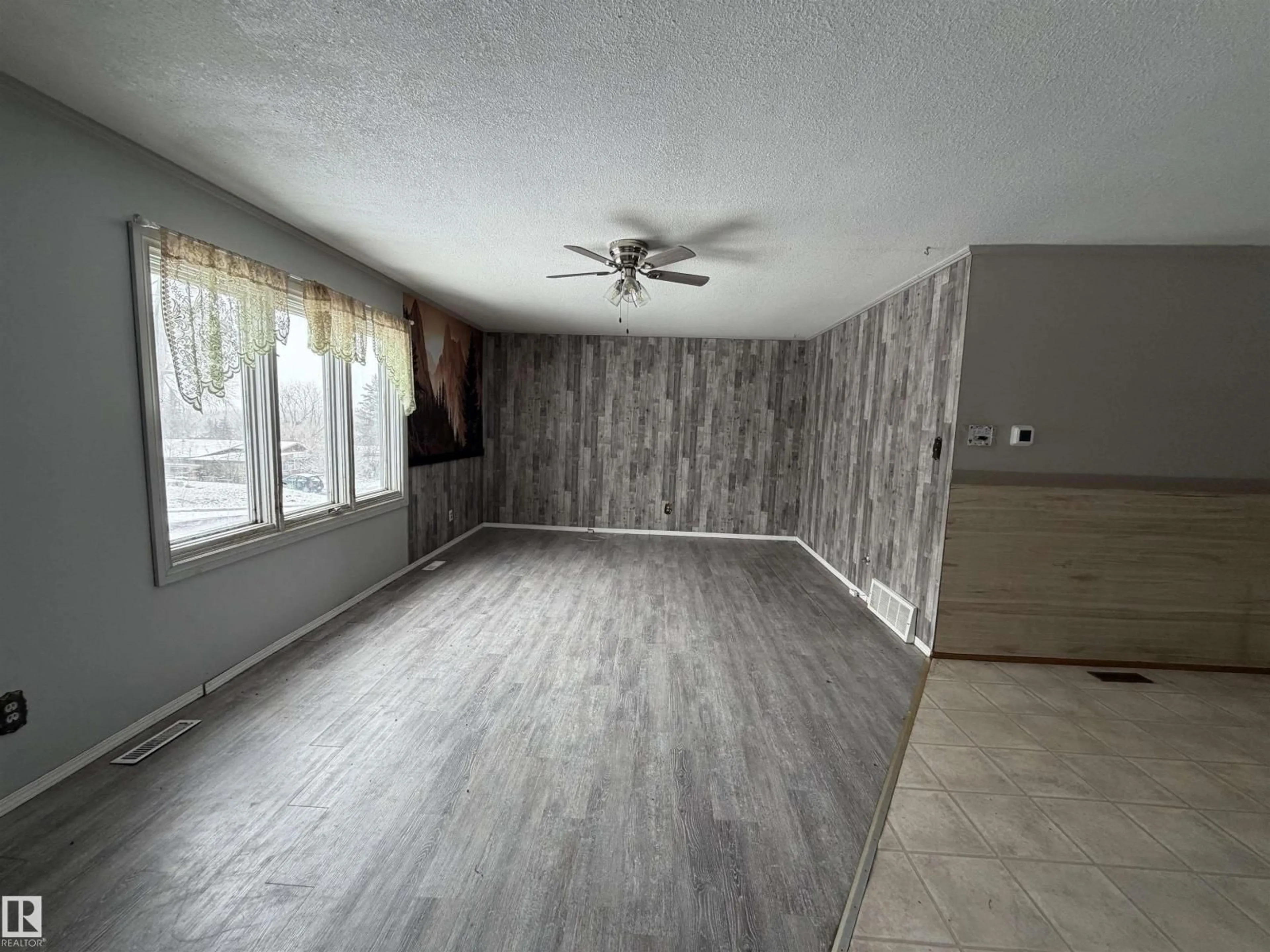A pic of a room for 4847 50 AV, Sangudo Alberta T0E2A0