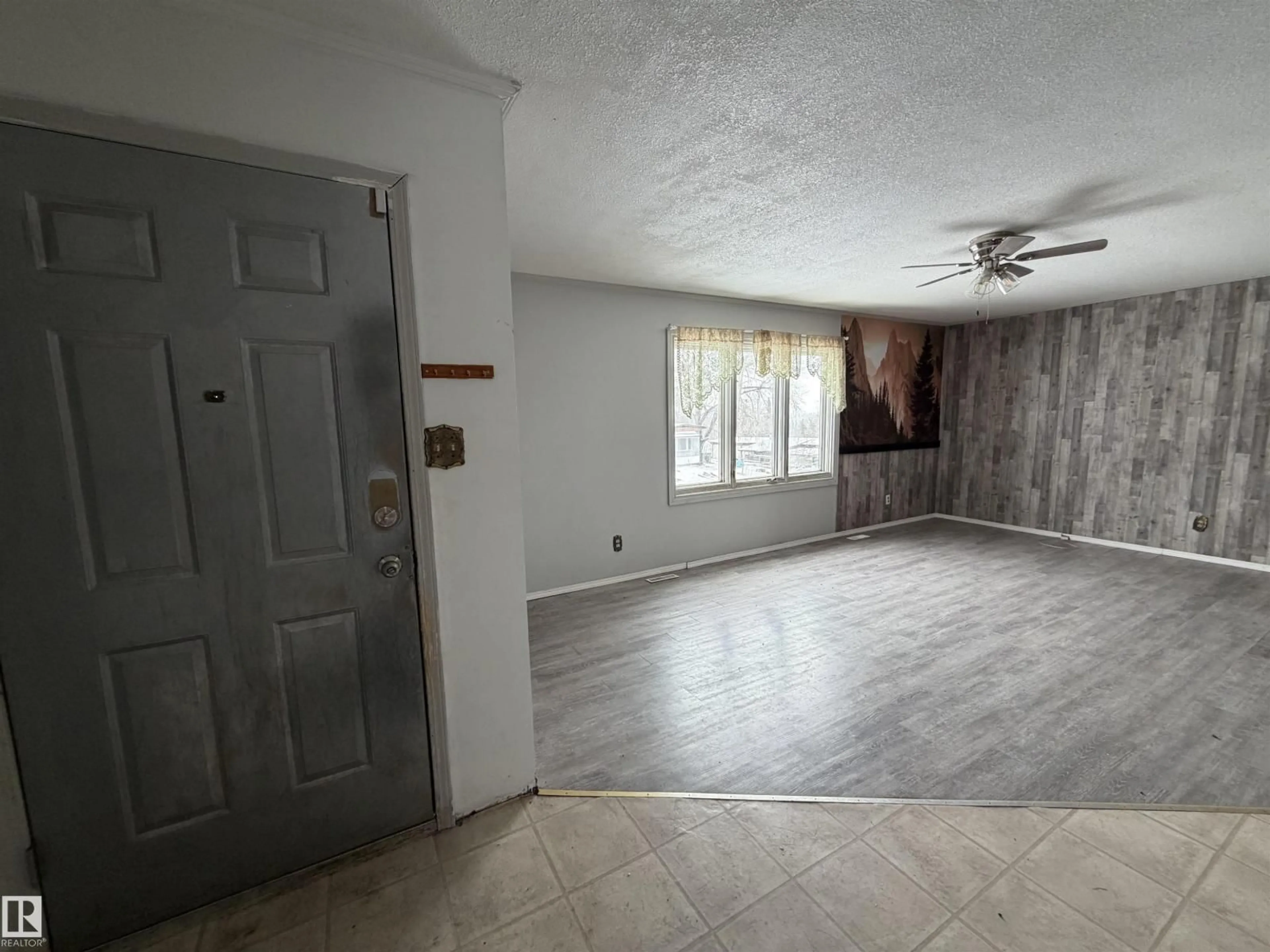 A pic of a room for 4847 50 AV, Sangudo Alberta T0E2A0