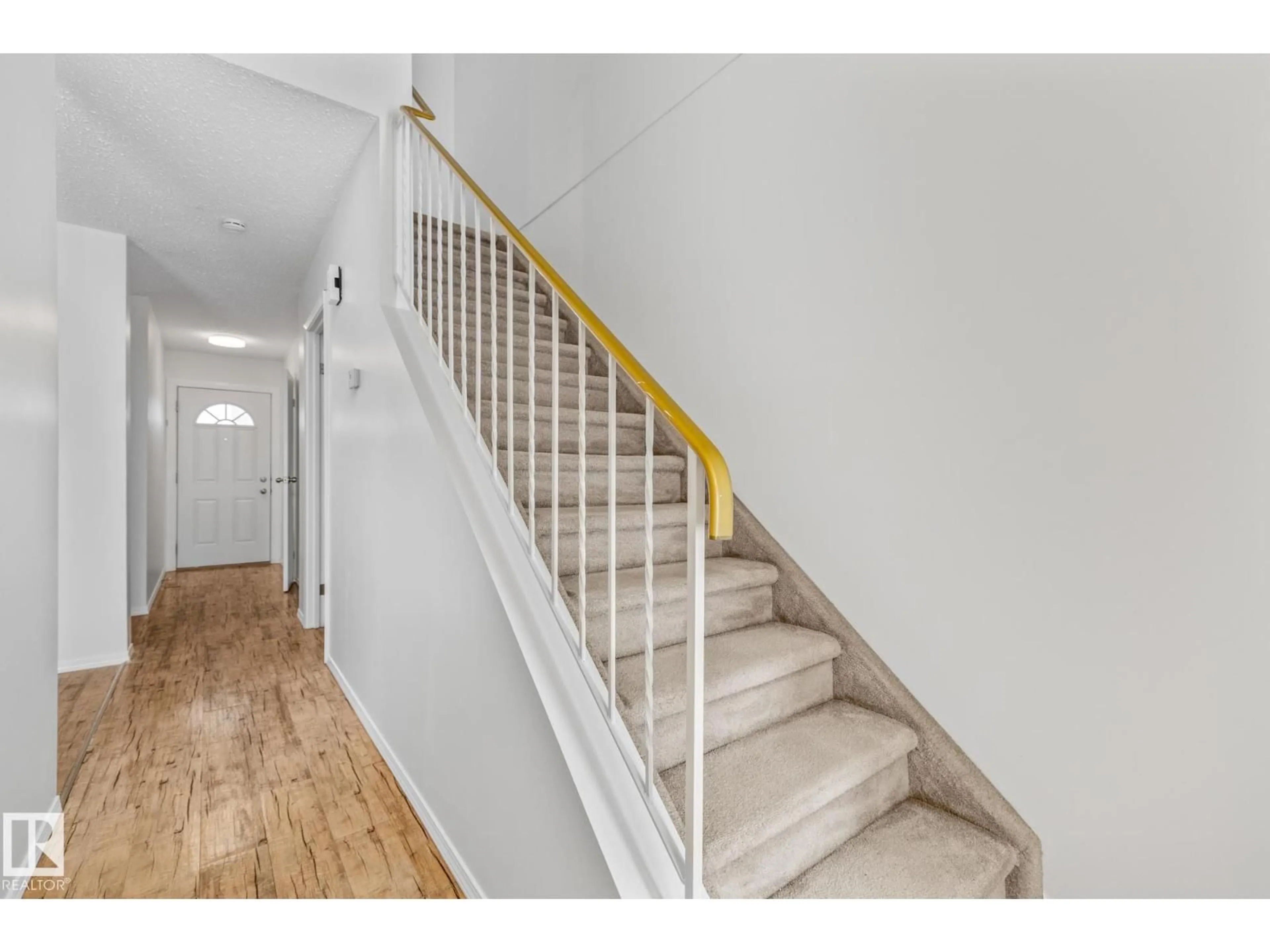 Stairs for 3119 144 AV, Edmonton Alberta T5Y1H4