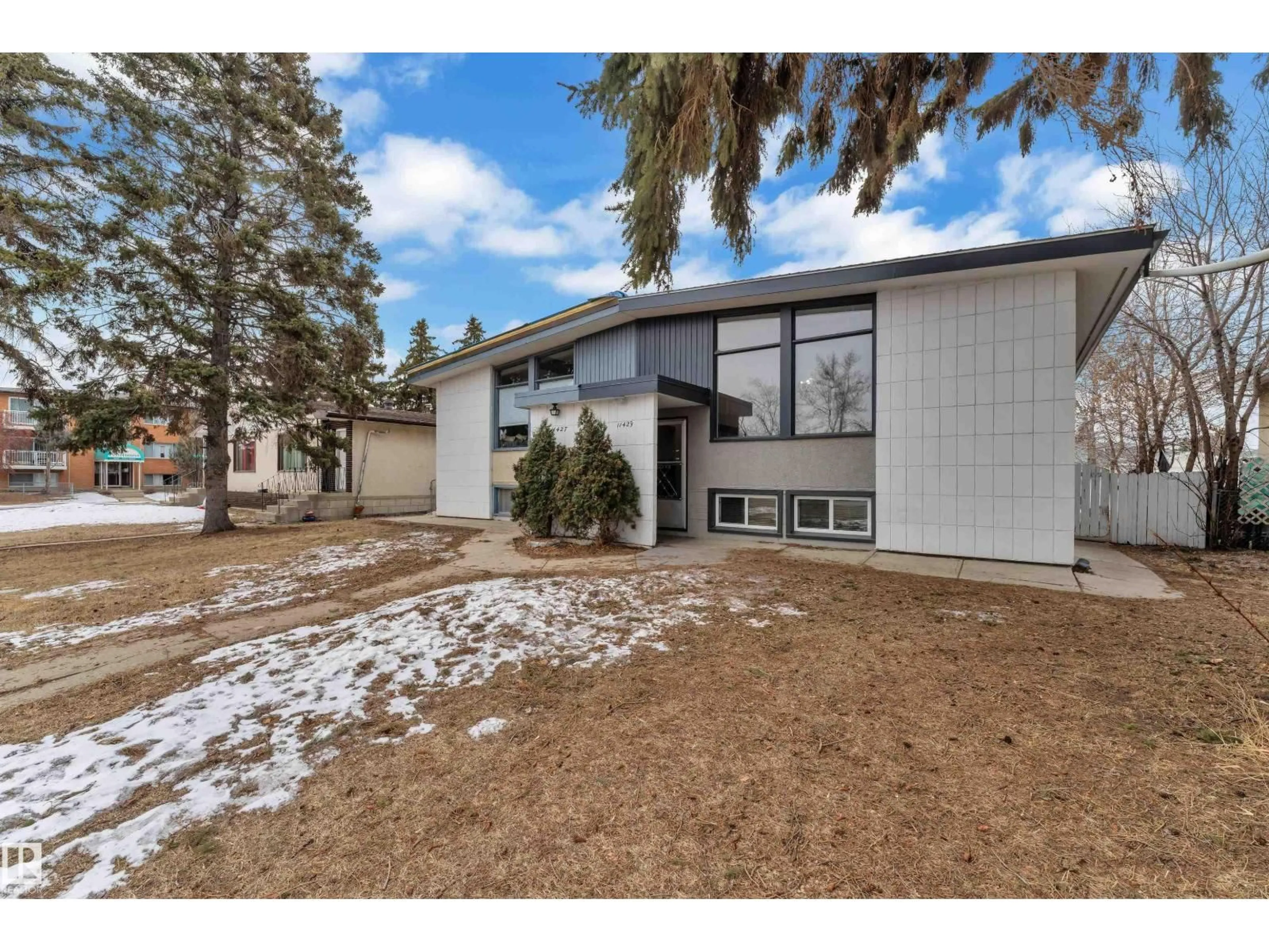 Home with vinyl exterior material, street for 11429 39 AV, Edmonton Alberta T6J0M5