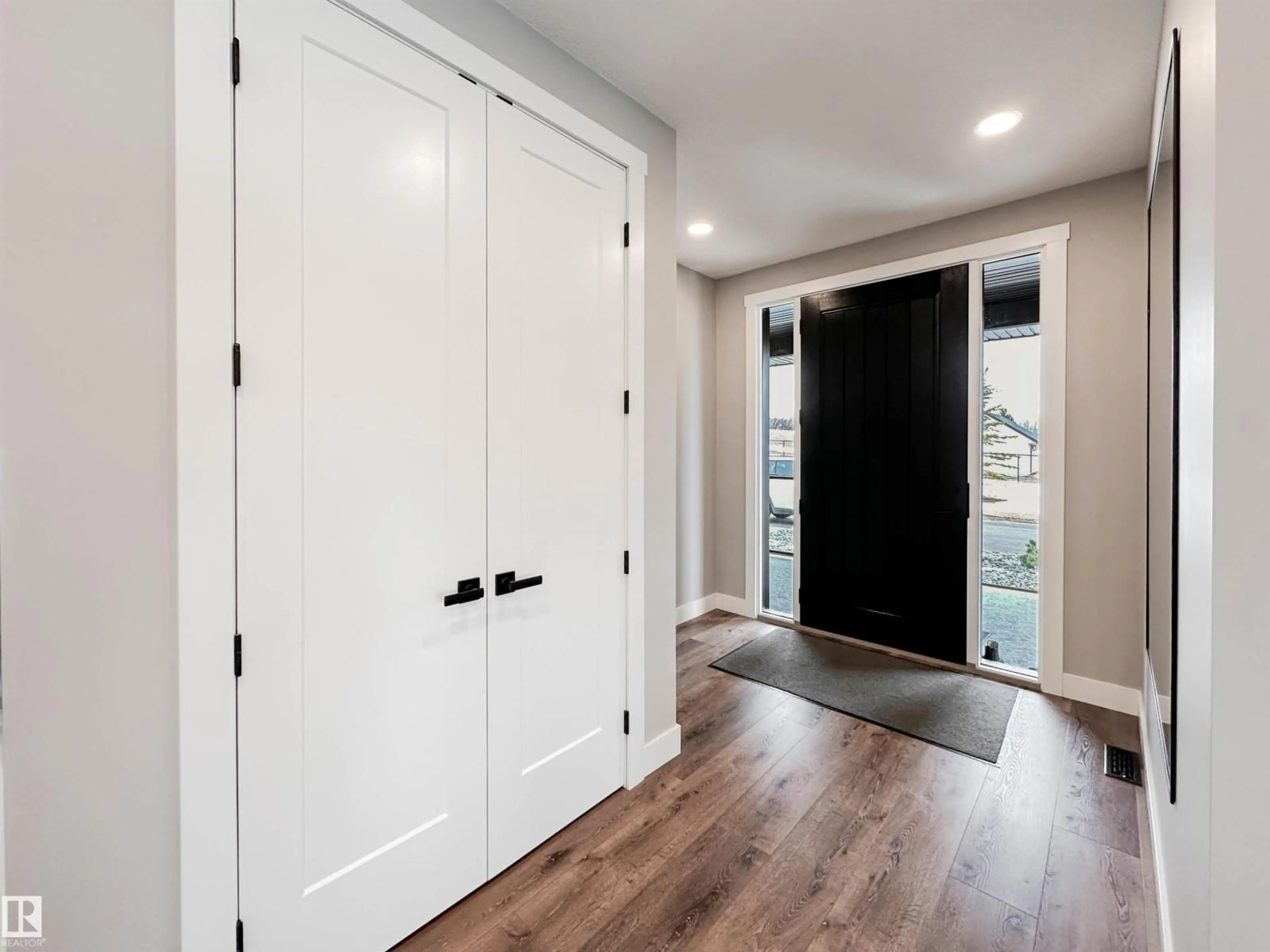 Indoor entryway for 24 TWP ROAD 534 TWP ROAD, Rural Parkland County Alberta T7X3R9