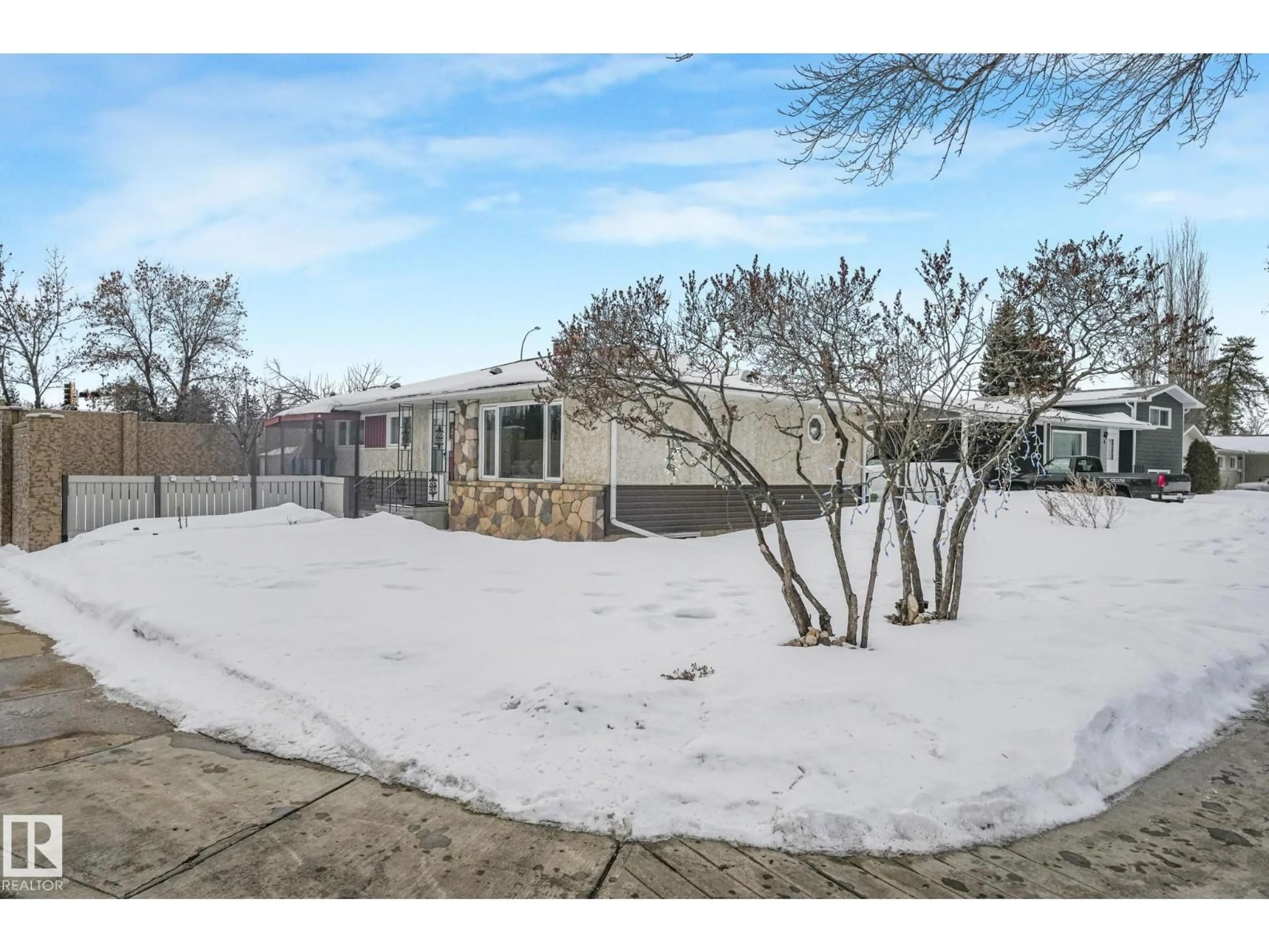 A pic from outside/outdoor area/front of a property/back of a property/a pic from drone, street for 2 SCARBORO PL, St. Albert Alberta T8N0H8