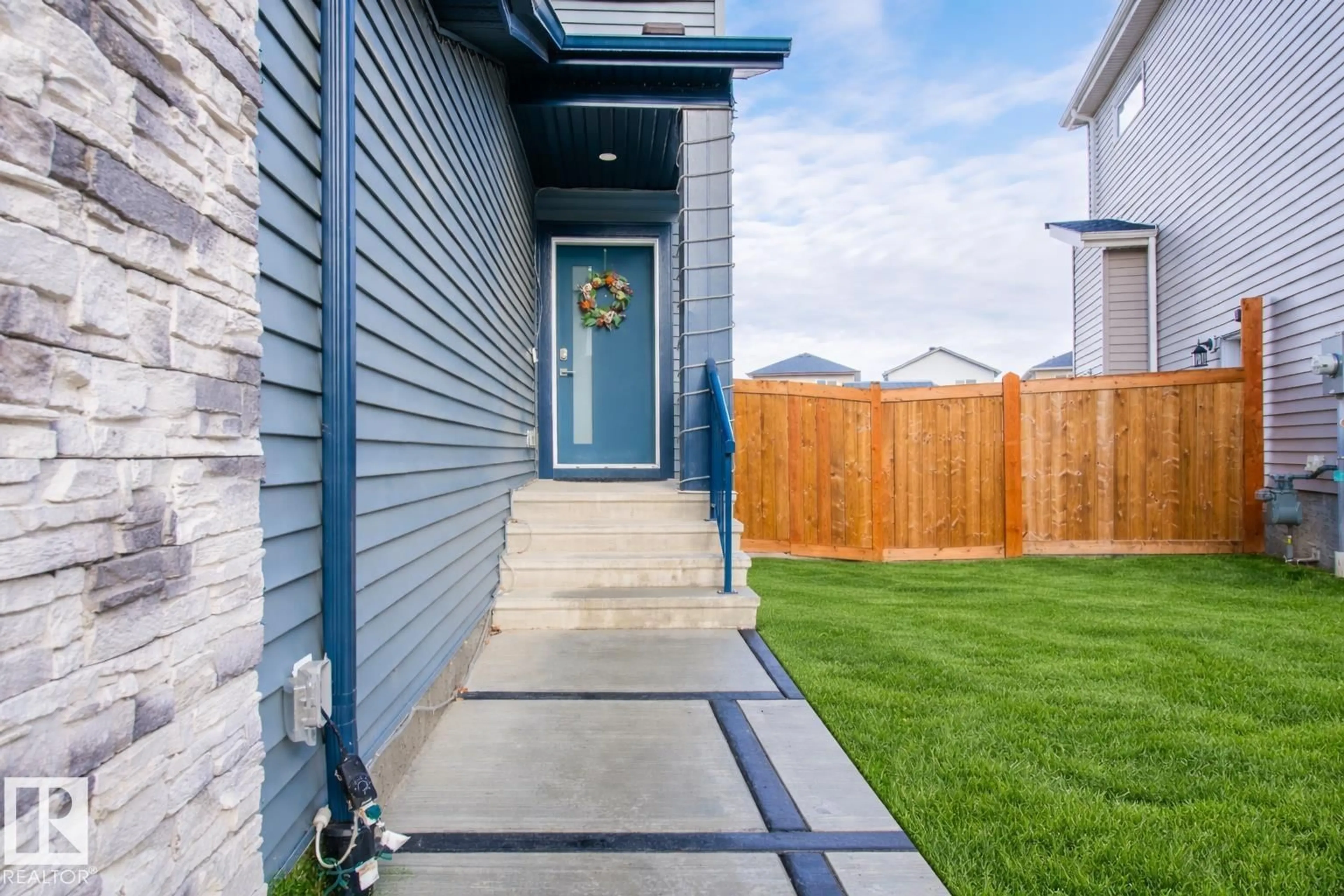 Unknown for 1035 BERG PL, Leduc Alberta T9E1M4