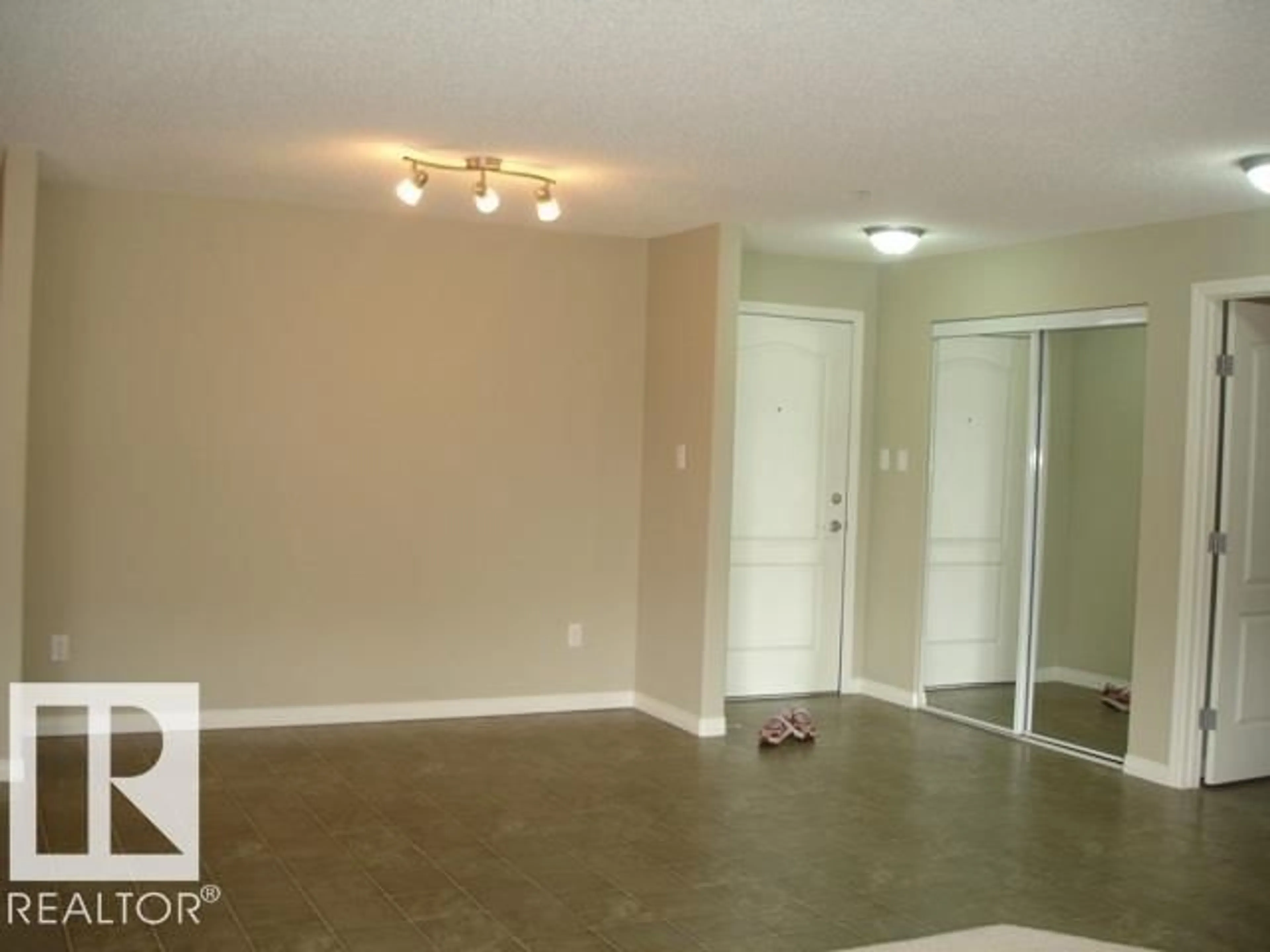 A pic of a room for 1204 CLAREVIEW STATION DR, Edmonton Alberta T5Y0E6