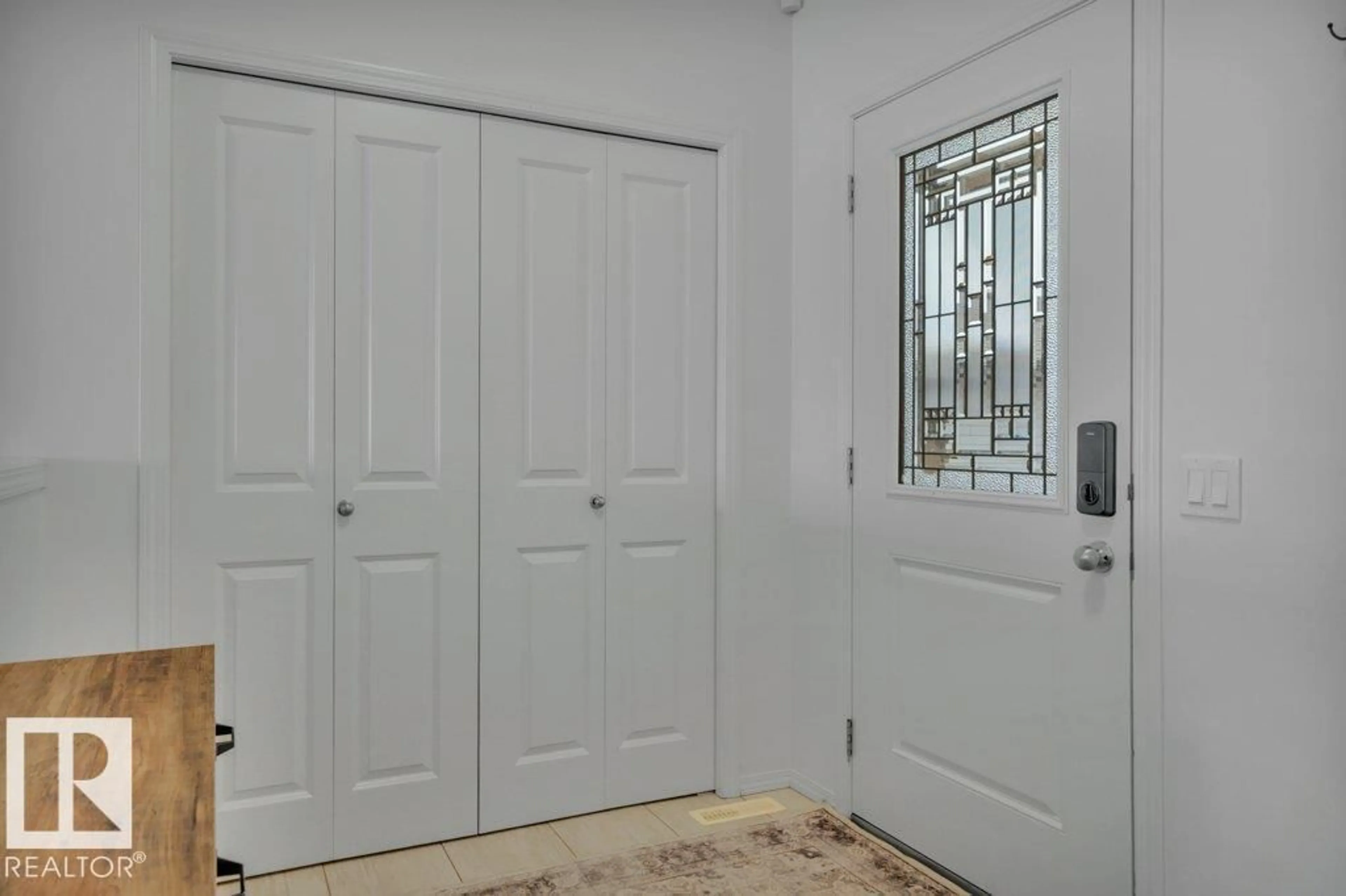 Indoor entryway for 20936 95 AV, Edmonton Alberta T5T7J6