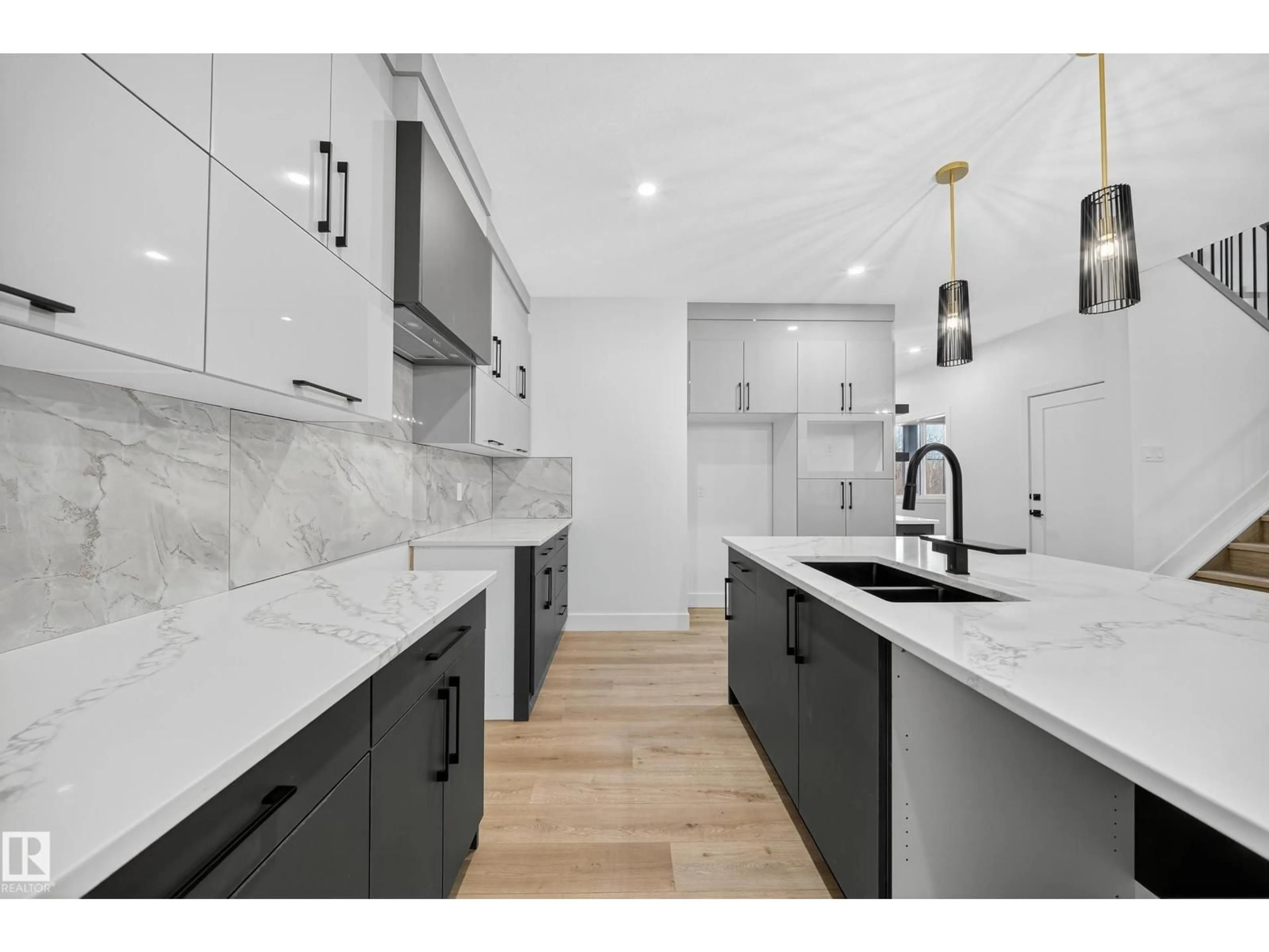 Open concept kitchen, ceramic/tile floor for 6117 CRAWFORD DR, Edmonton Alberta T6W4L7