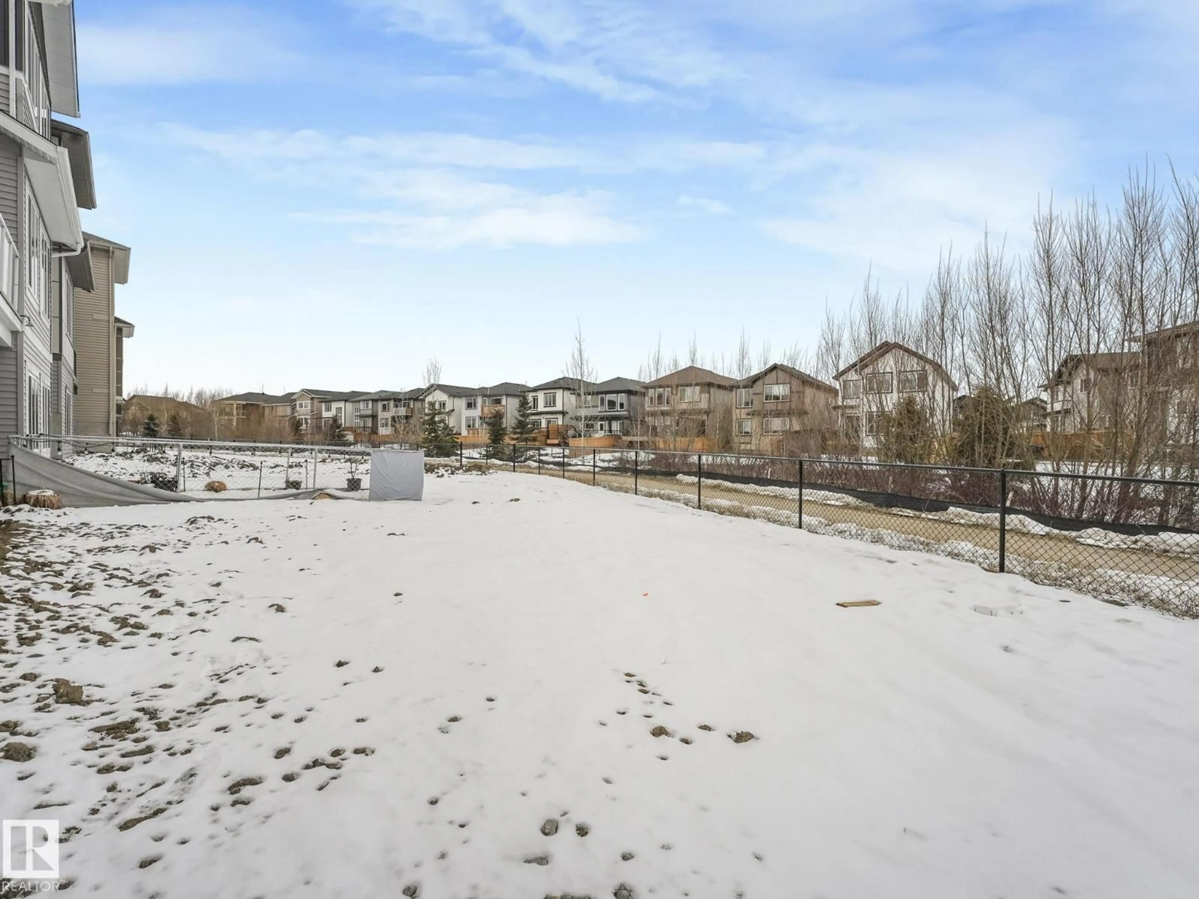 A pic from outside/outdoor area/front of a property/back of a property/a pic from drone, water/lake/river/ocean view for 71 MEADOWGROVE LN, Spruce Grove Alberta T7X0W2