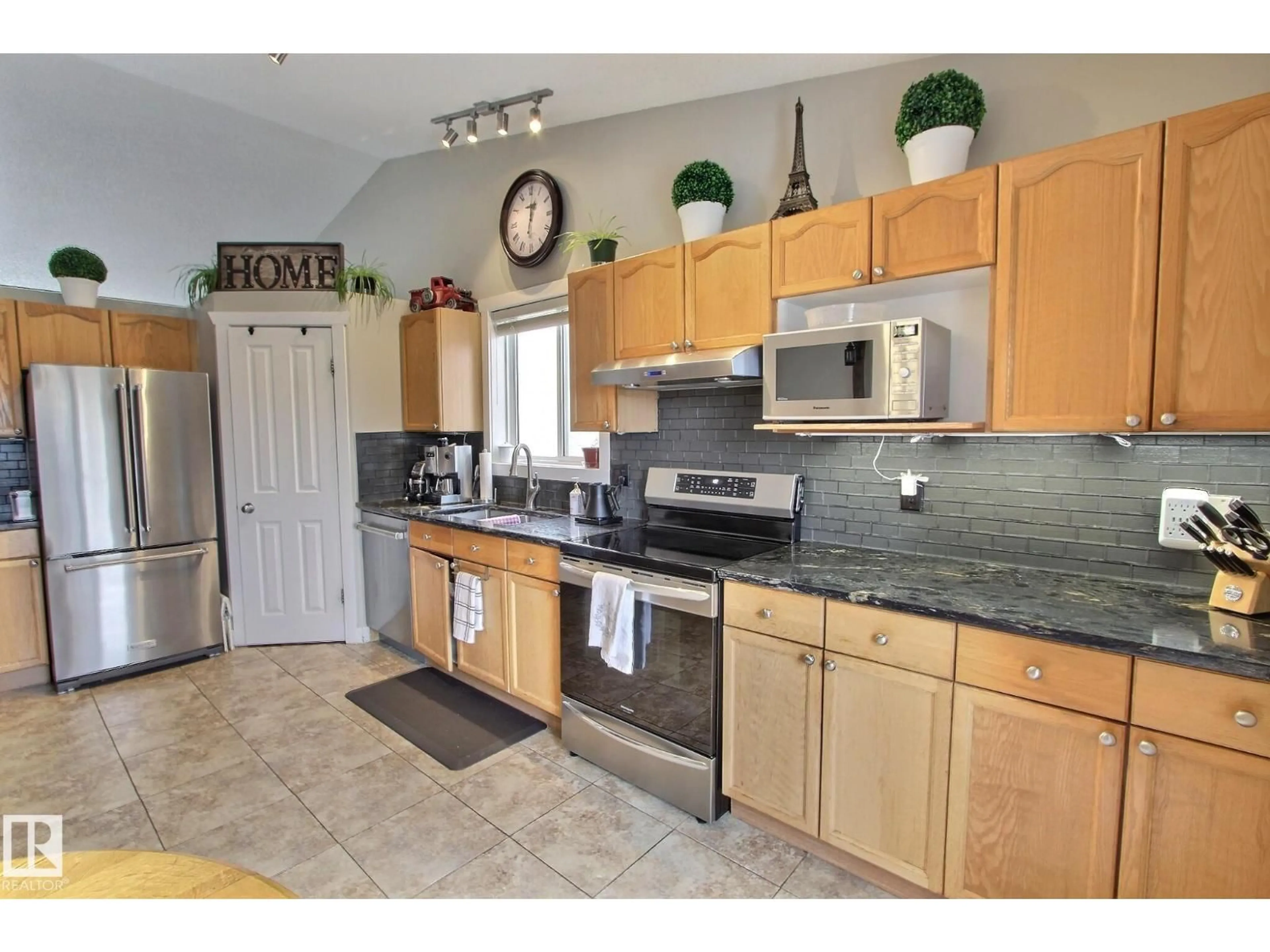 Unknown for 12 BELFRY FAIRWAY, Stony Plain Alberta T7Z2M8