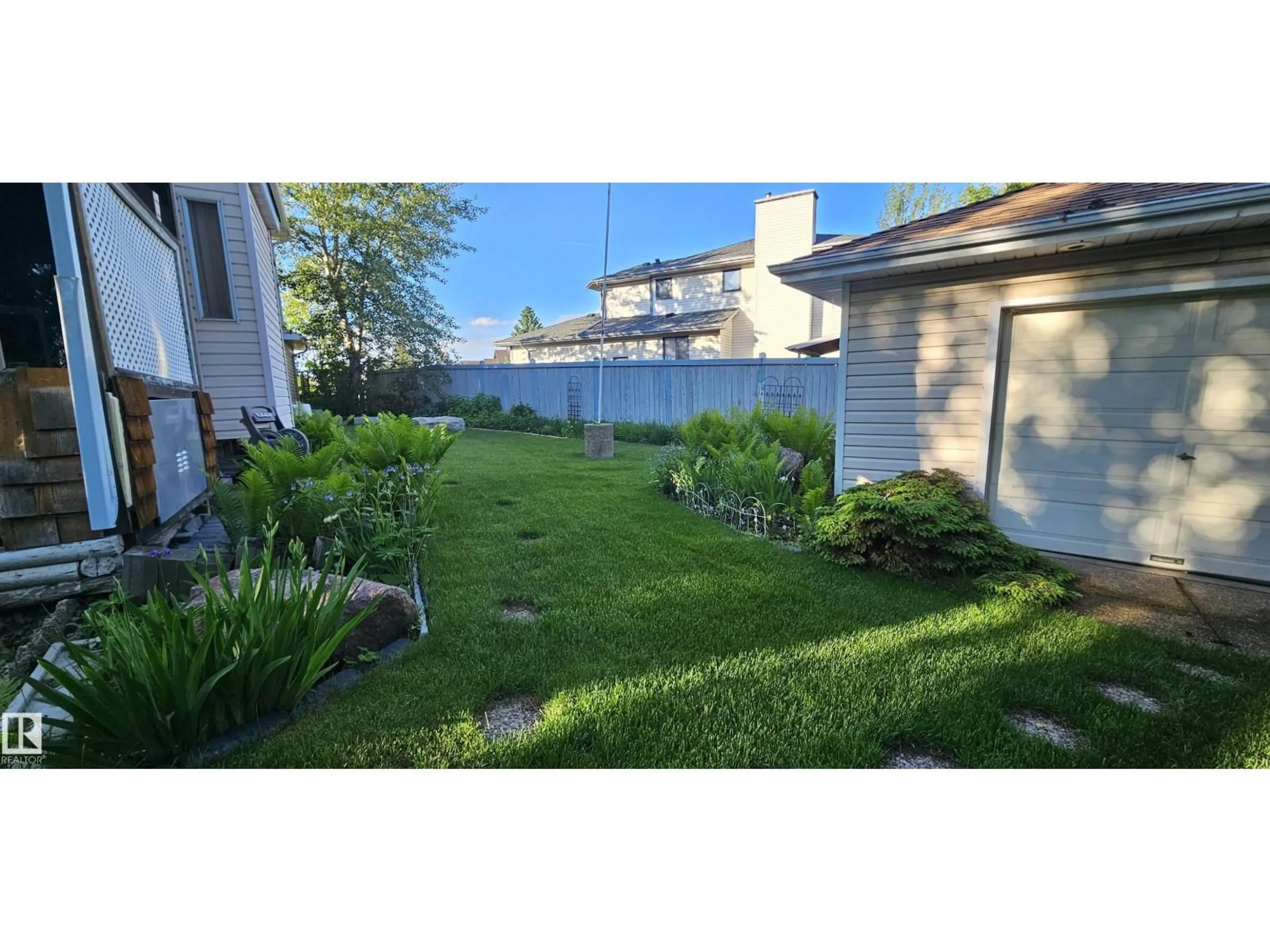 A pic from outside/outdoor area/front of a property/back of a property/a pic from drone, street for NW - 804 115A ST, Edmonton Alberta T6J6T9