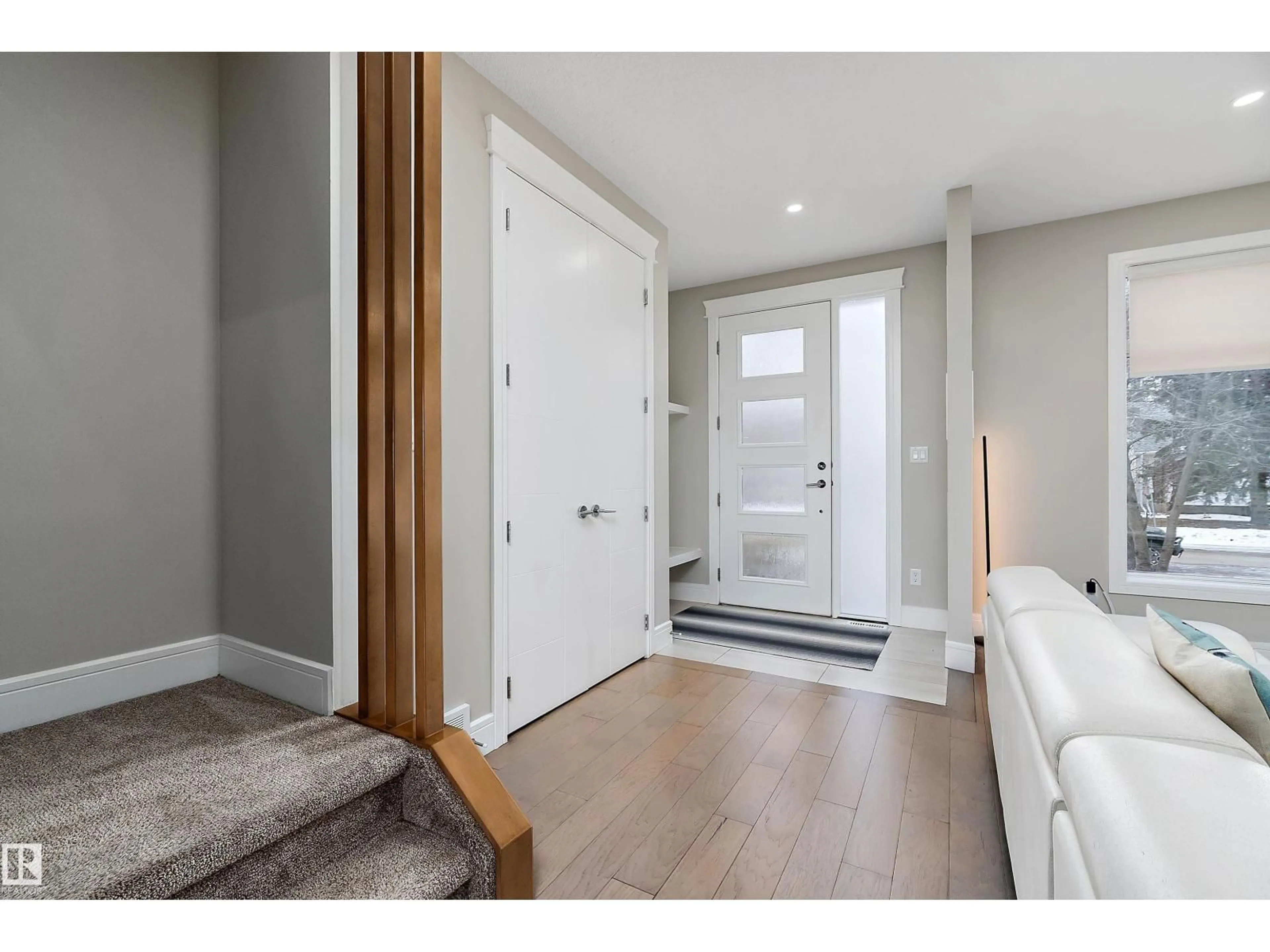 Indoor entryway for NW - 11308 75 AV, Edmonton Alberta T6G0H5