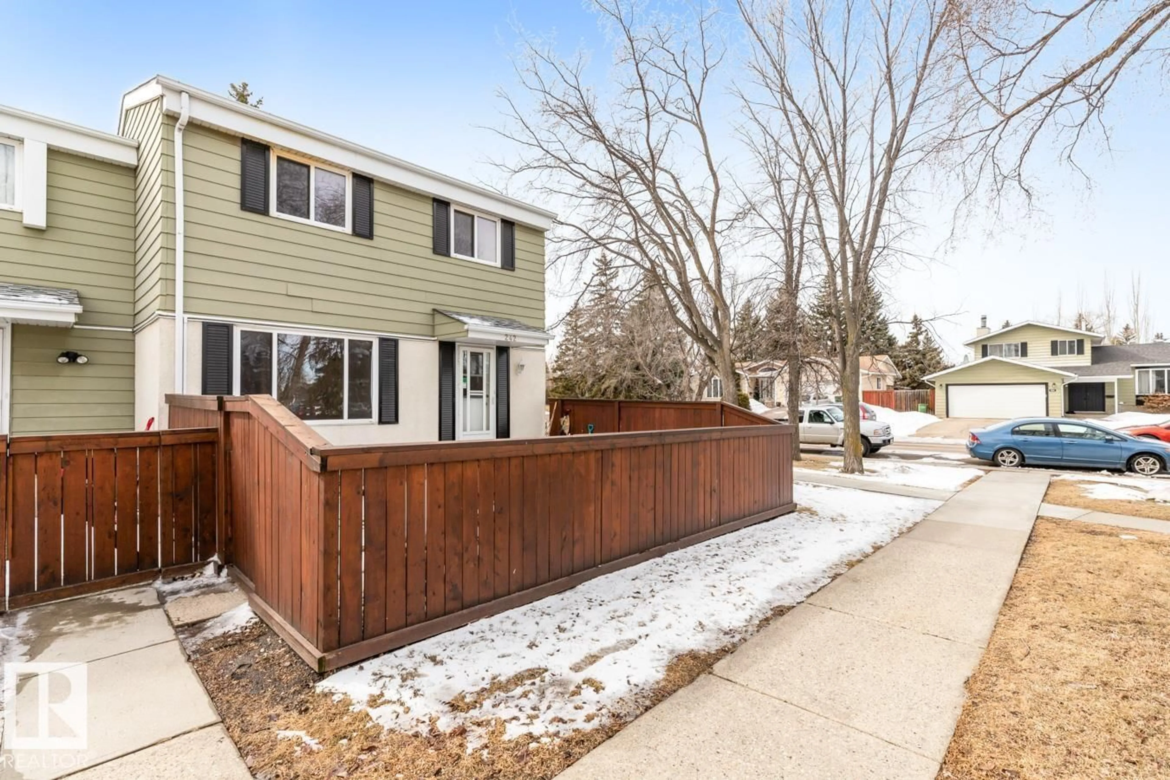 Patio, street for 242 PRIMROSE GARDENS NW, Edmonton Alberta T5T0R1