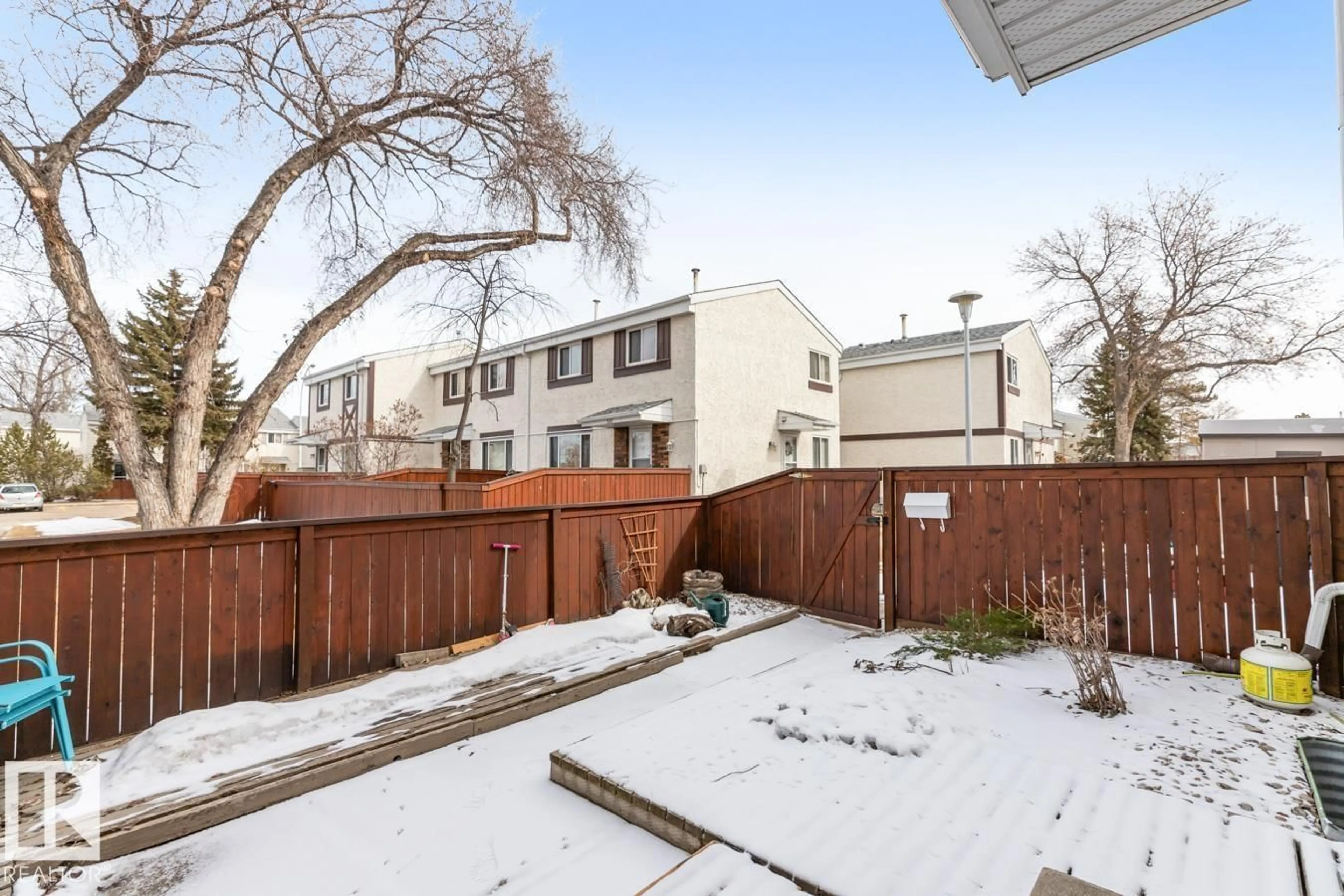 Patio, street for 242 PRIMROSE GARDENS NW, Edmonton Alberta T5T0R1
