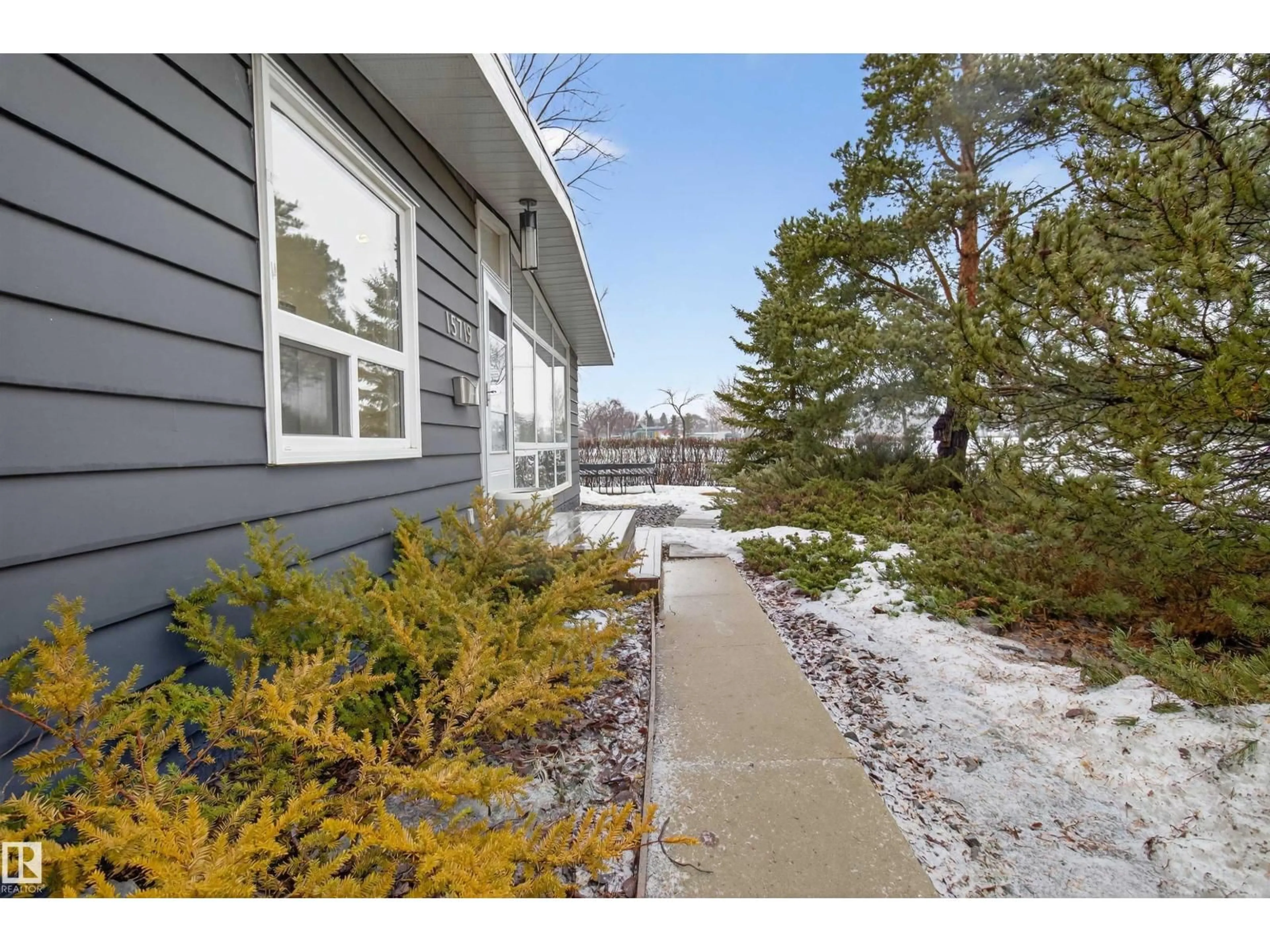 Unknown for 15719 89A AV, Edmonton Alberta T5R4T1