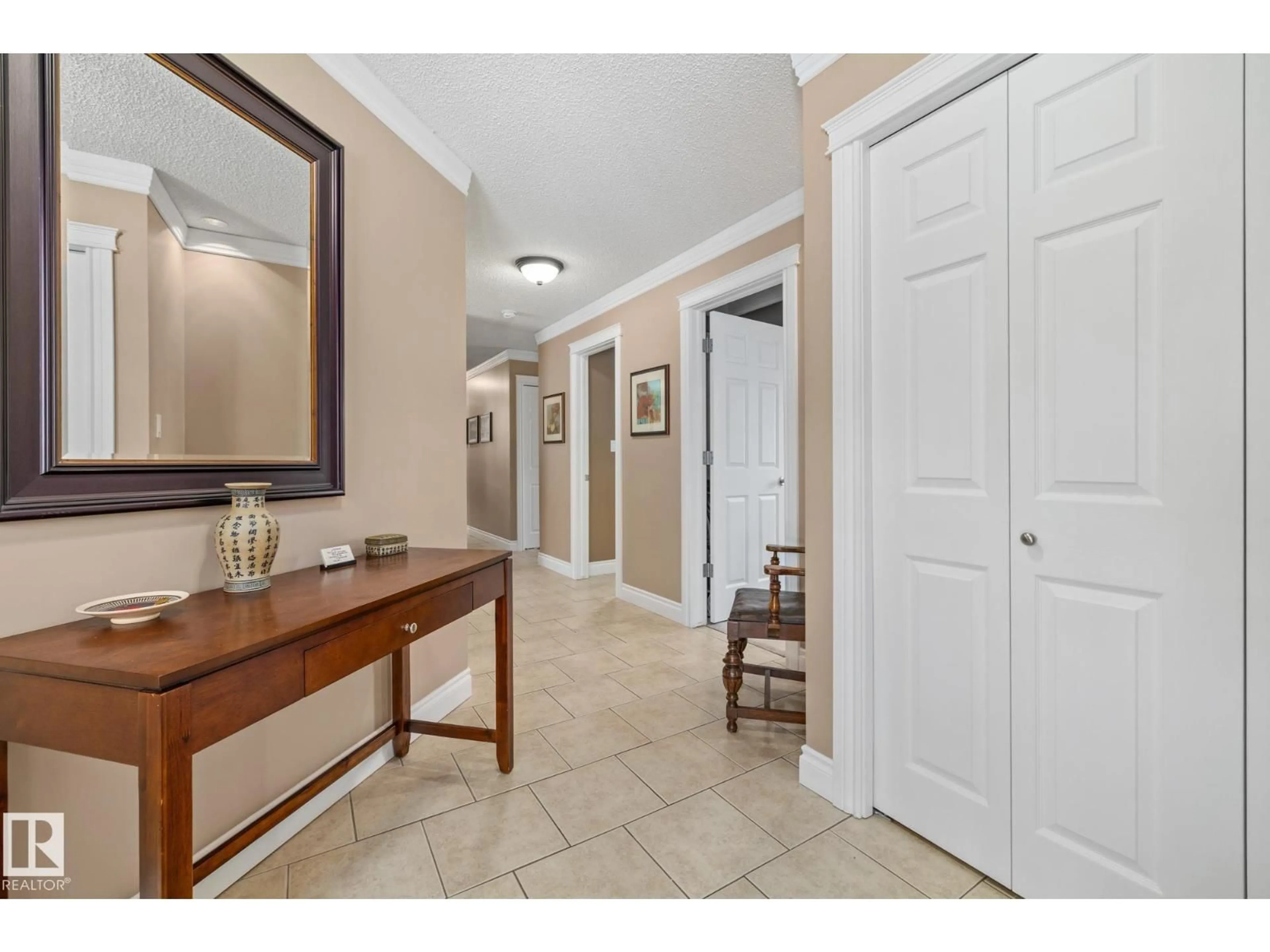 Indoor entryway for 54 HARWOOD DR, St. Albert Alberta T8N5V2