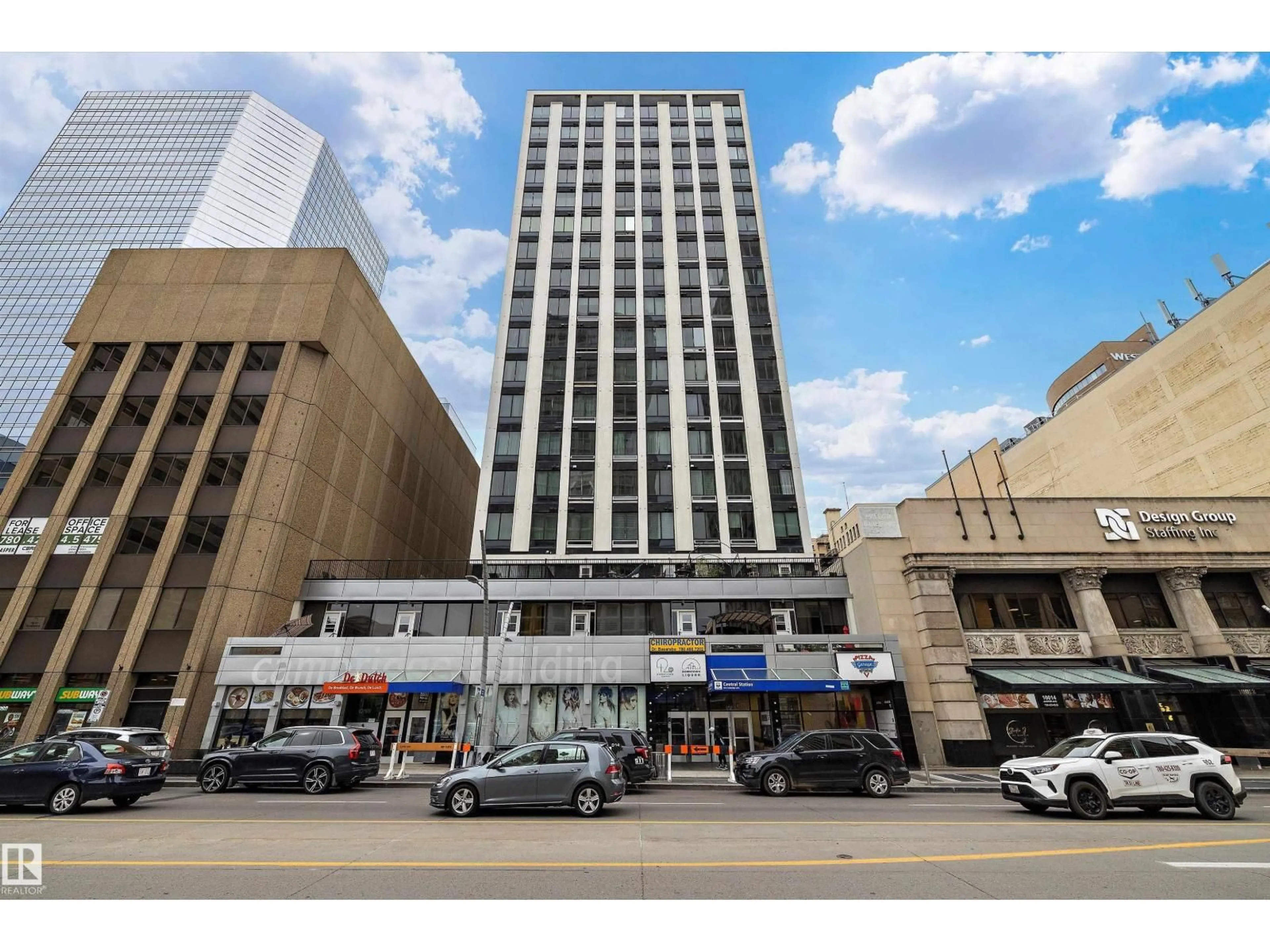 Indoor foyer for 1810 JASPER AV NW, Edmonton Alberta T5J1R9