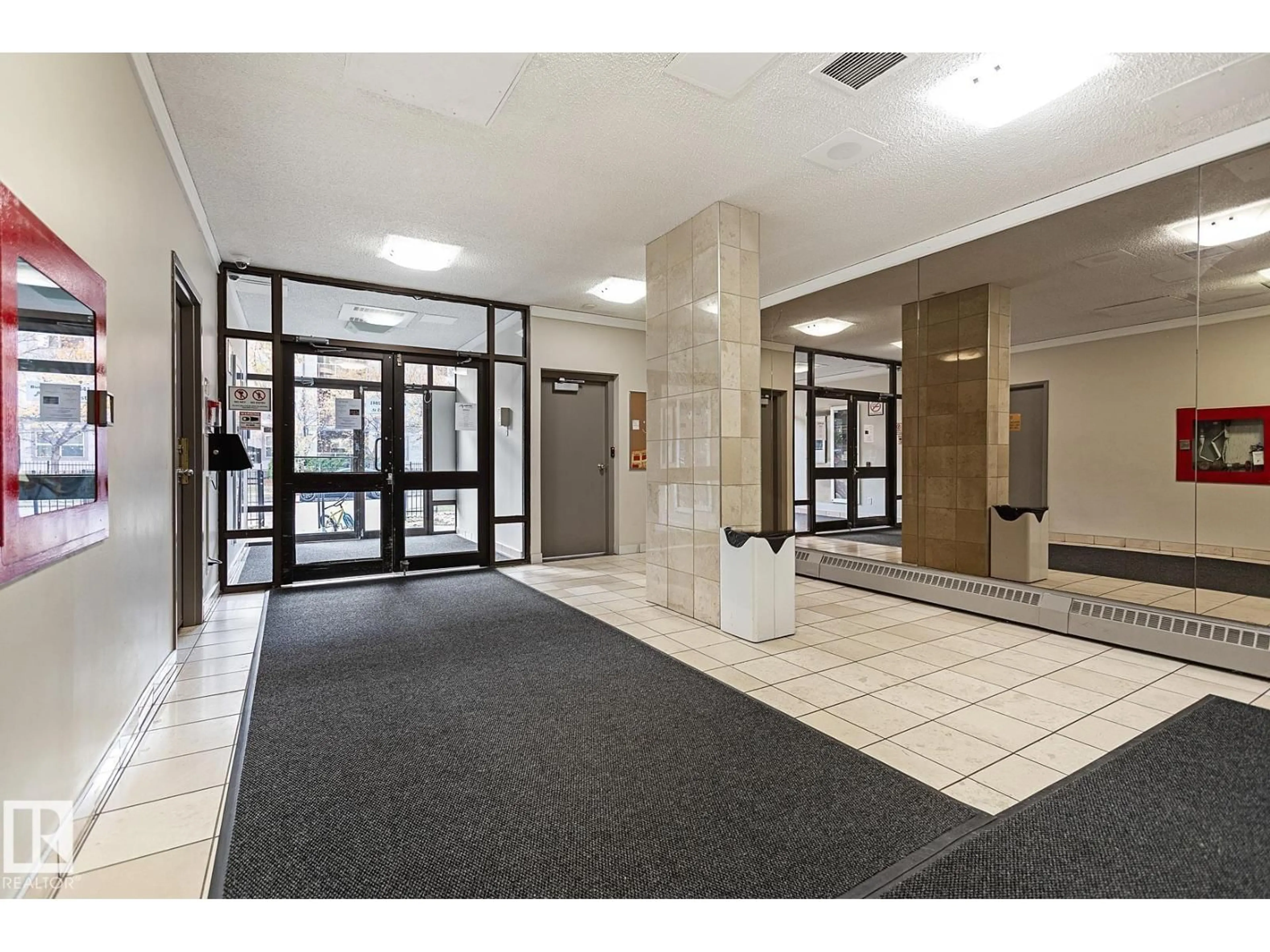 Indoor foyer for 205 12841 65 ST NW, Edmonton Alberta T5A4N4